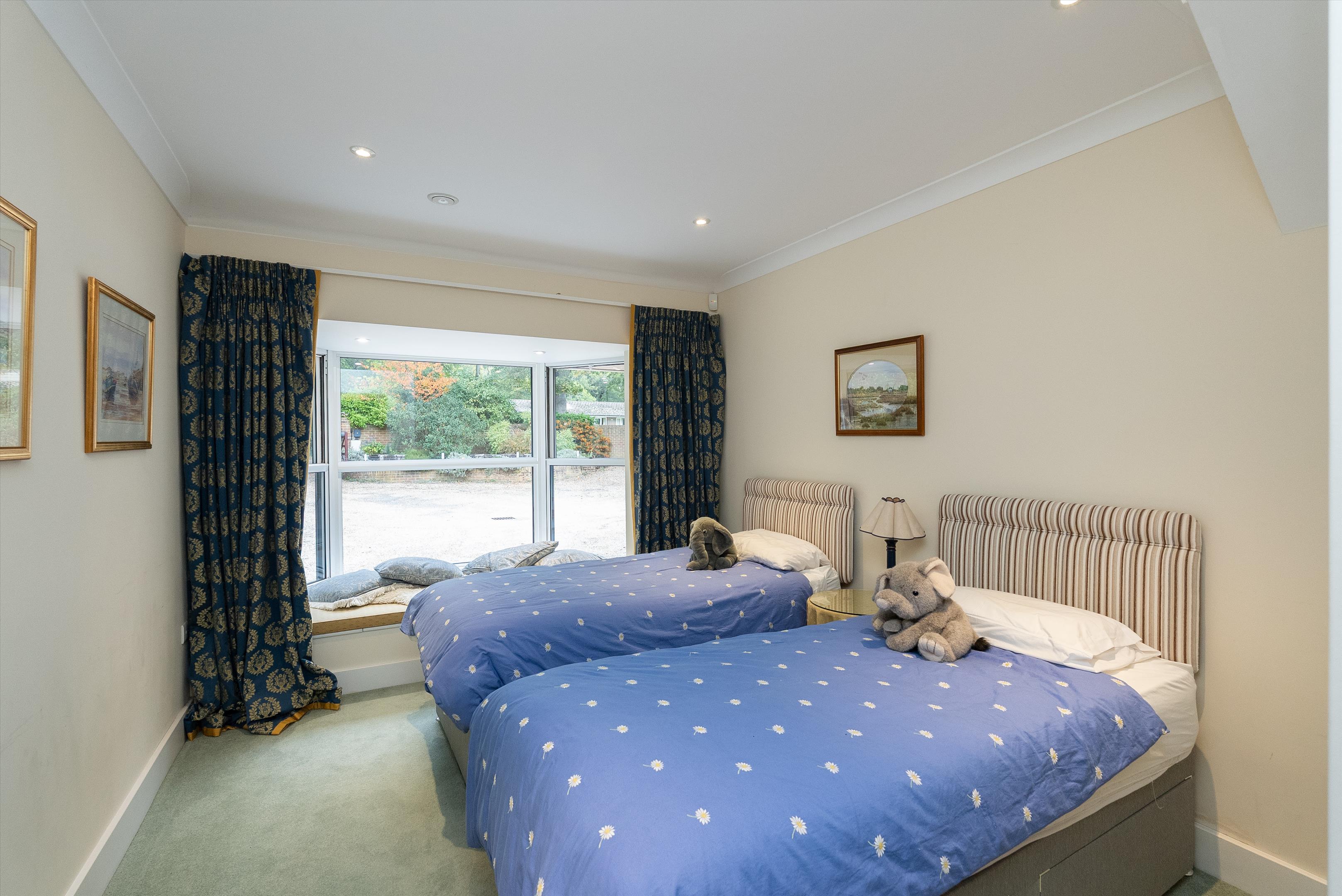 The Glade, Fetcham, Leatherhead, Surrey, KT22