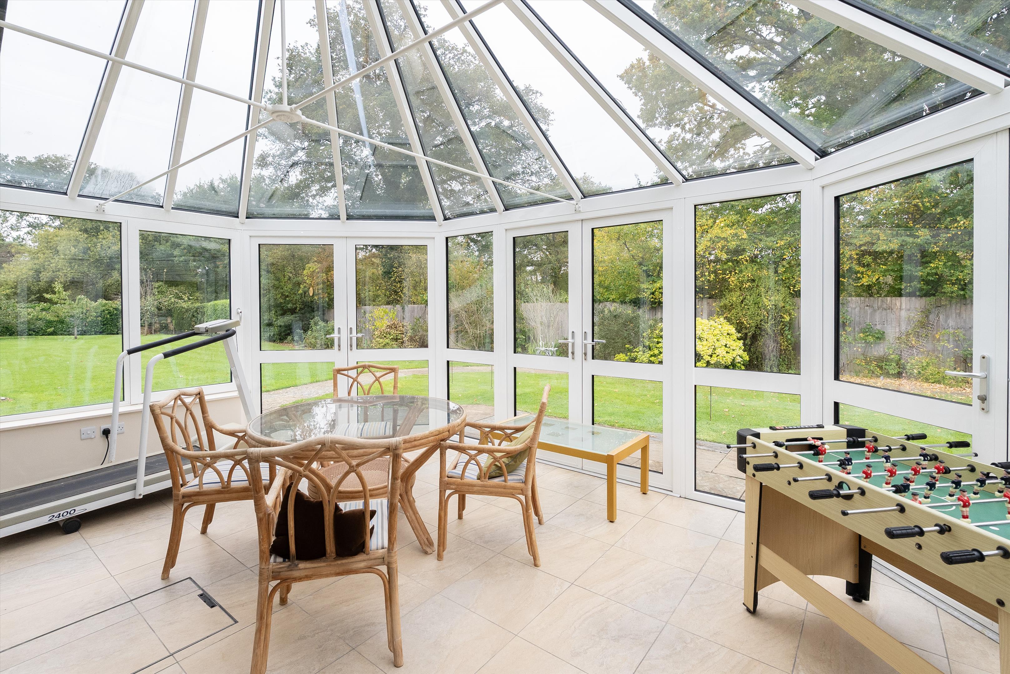 The Glade, Fetcham, Leatherhead, Surrey, KT22