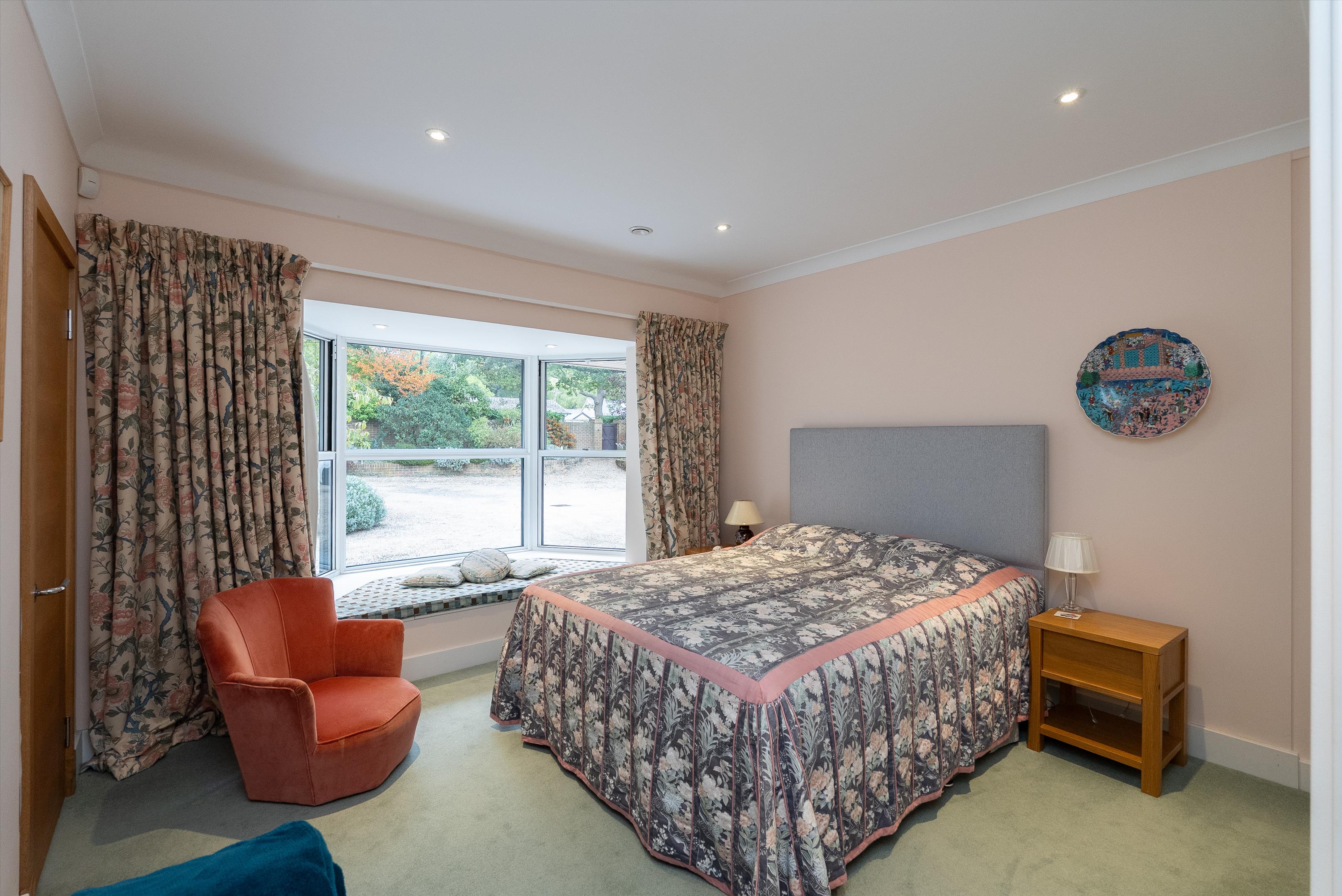 The Glade, Fetcham, Leatherhead, Surrey, KT22