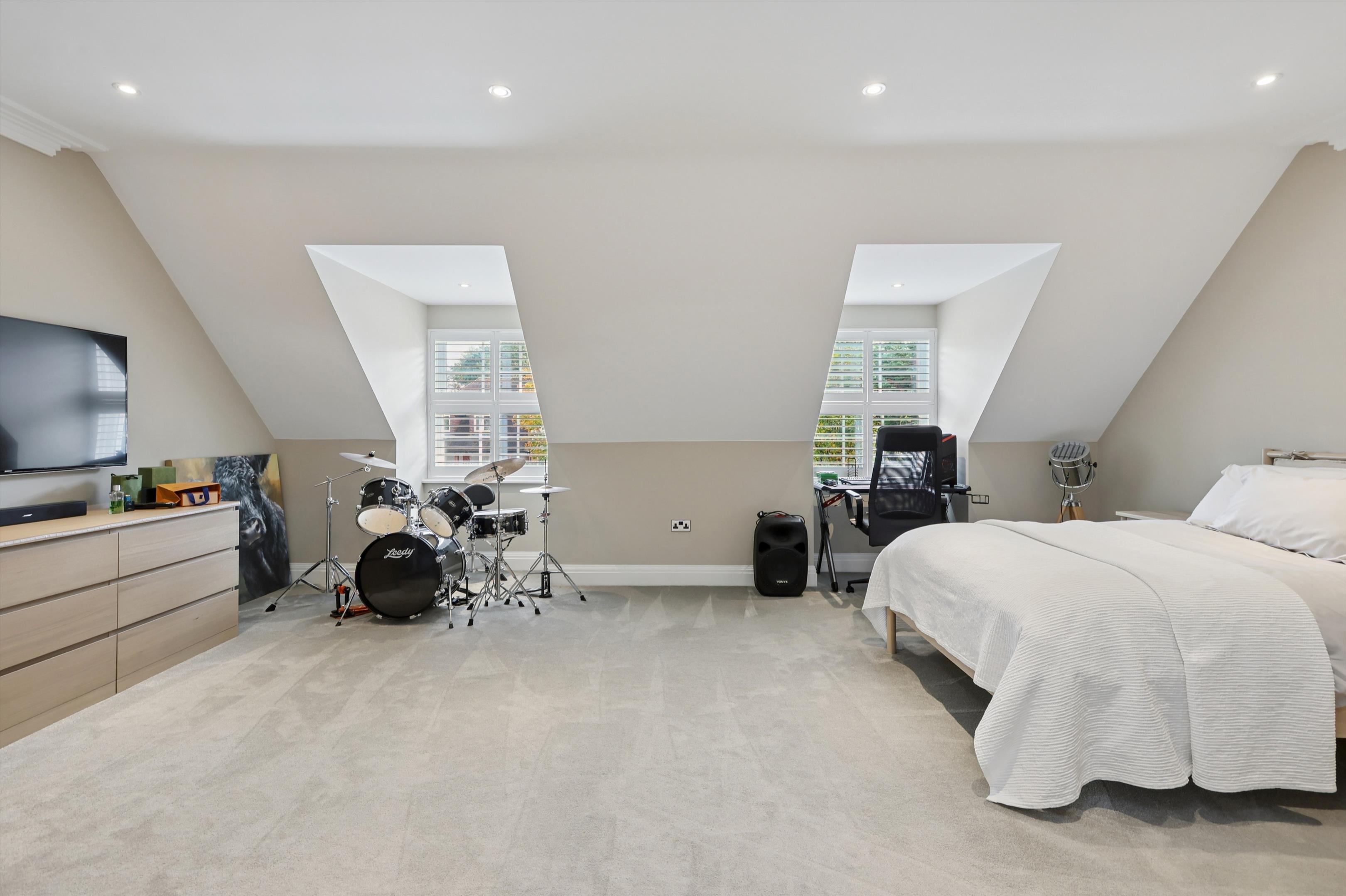 Brook Farm Road, Cobham, Surrey, KT11