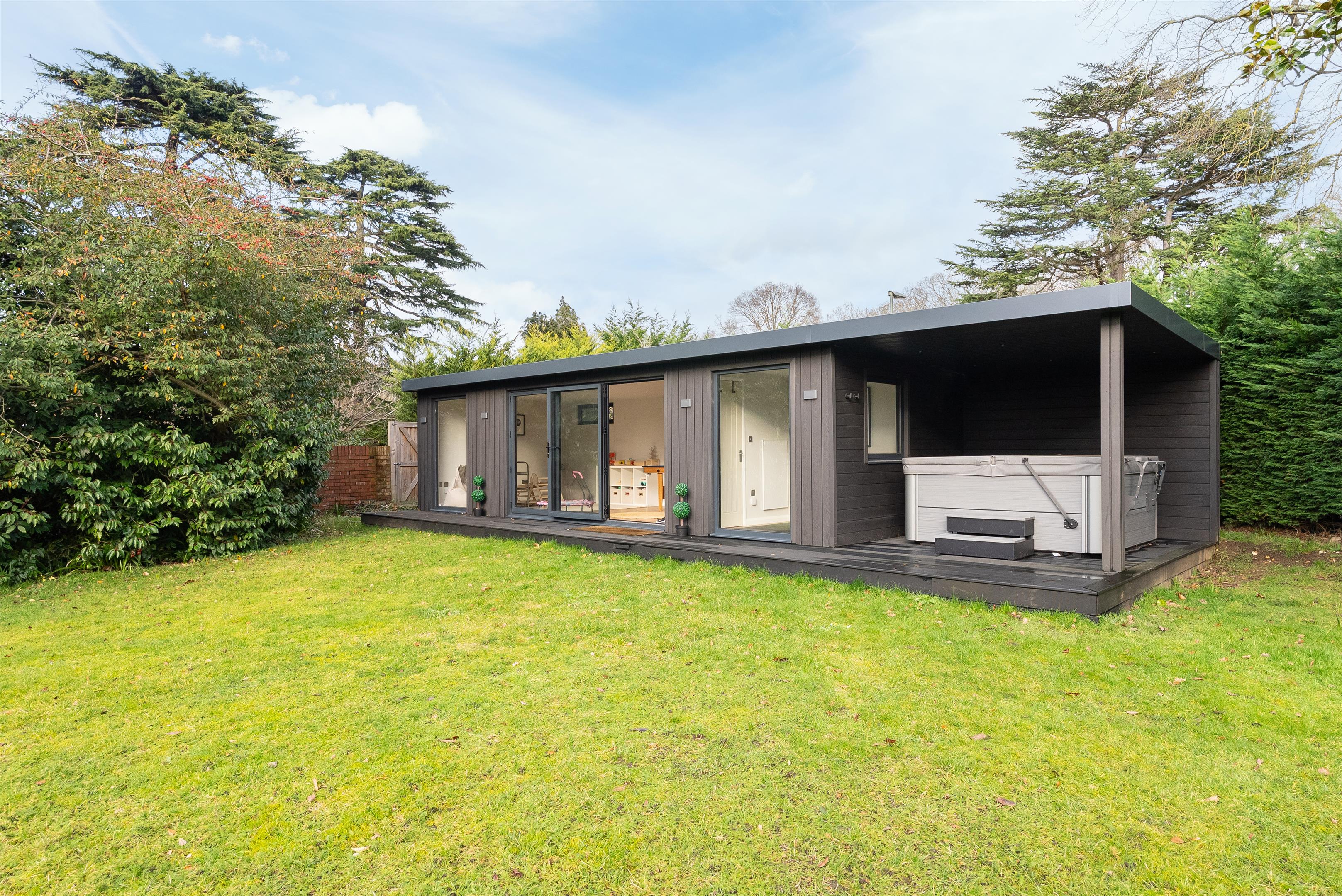 Fairacres, Cobham, Surrey KT11