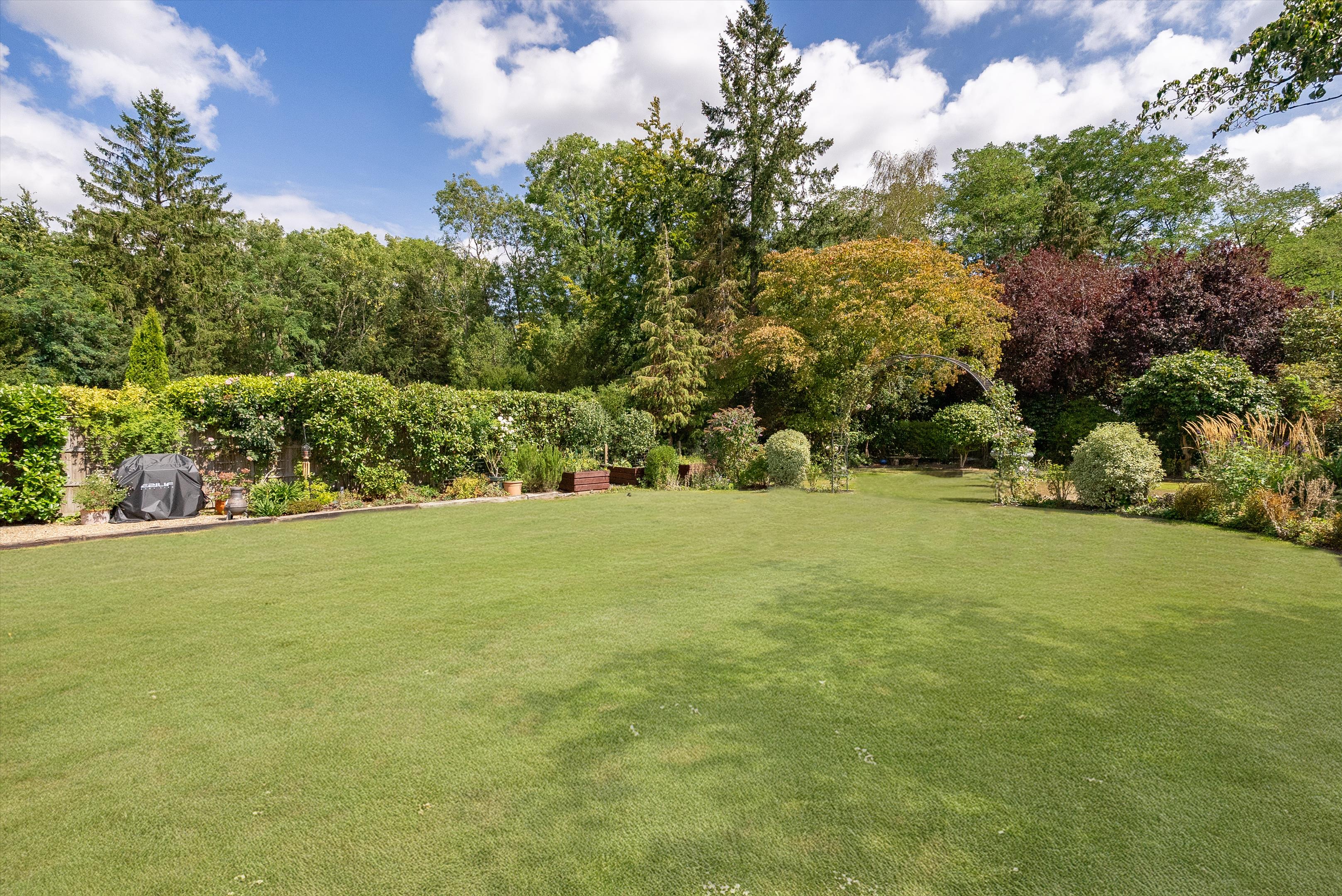 The Highlands, East Horsley, Surrey, KT24
