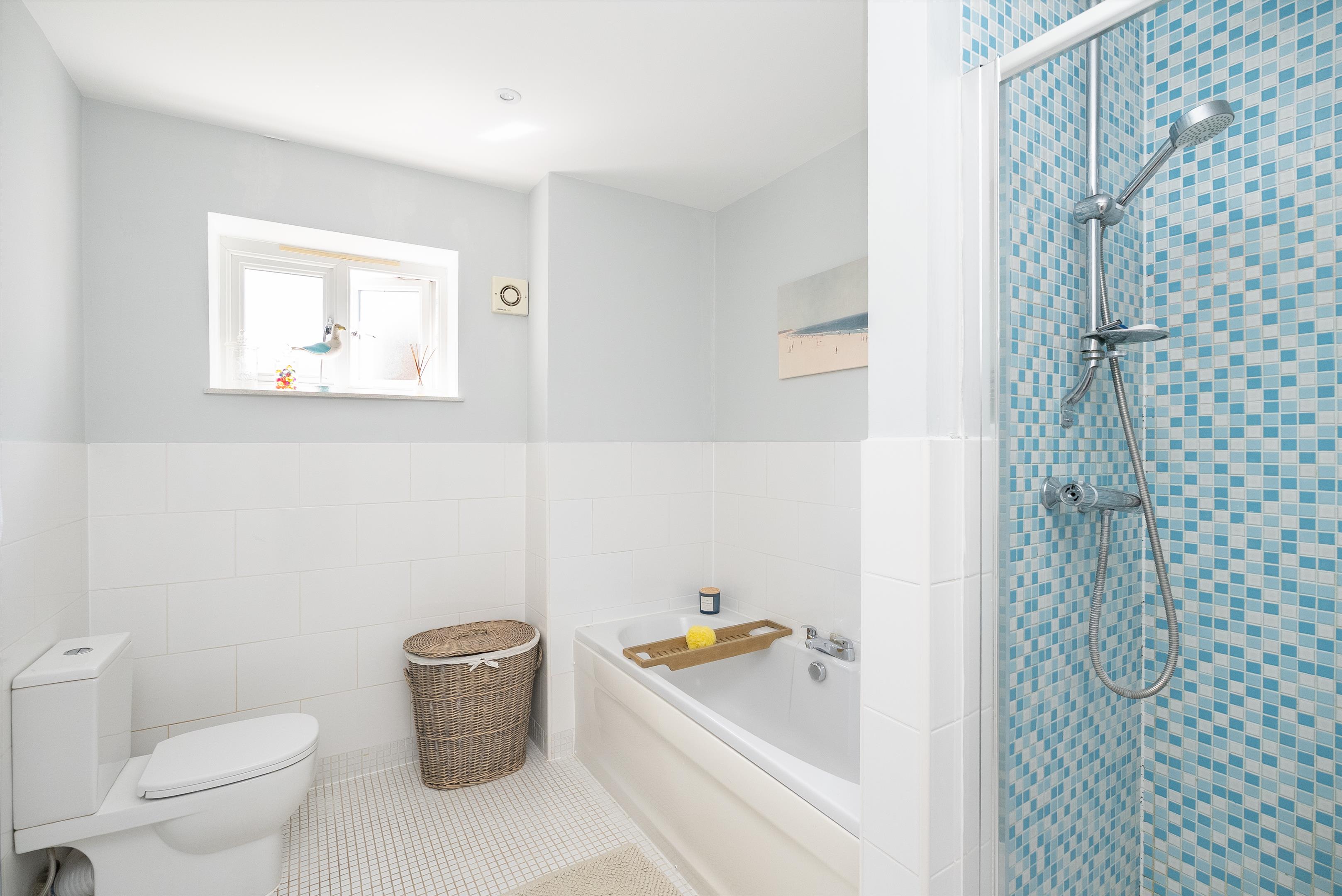 The Highlands, East Horsley, Surrey, KT24