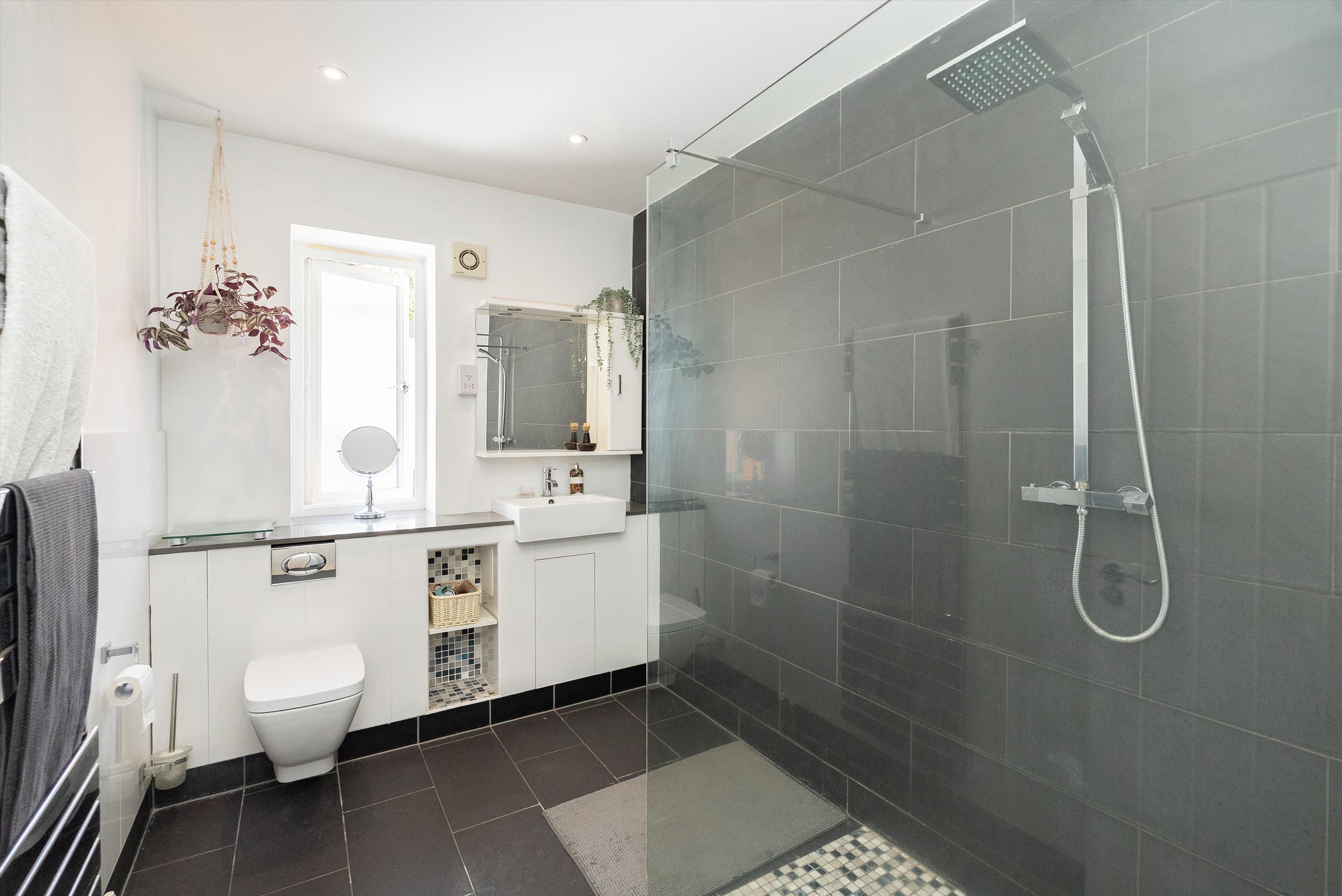 The Highlands, East Horsley, Surrey, KT24