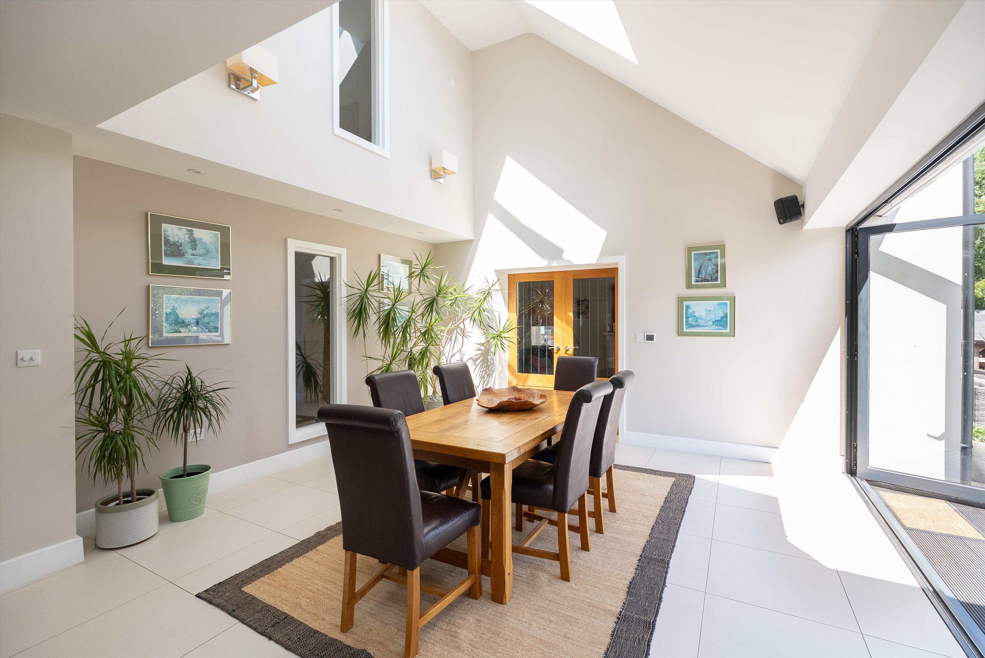The Highlands, East Horsley, Surrey, KT24