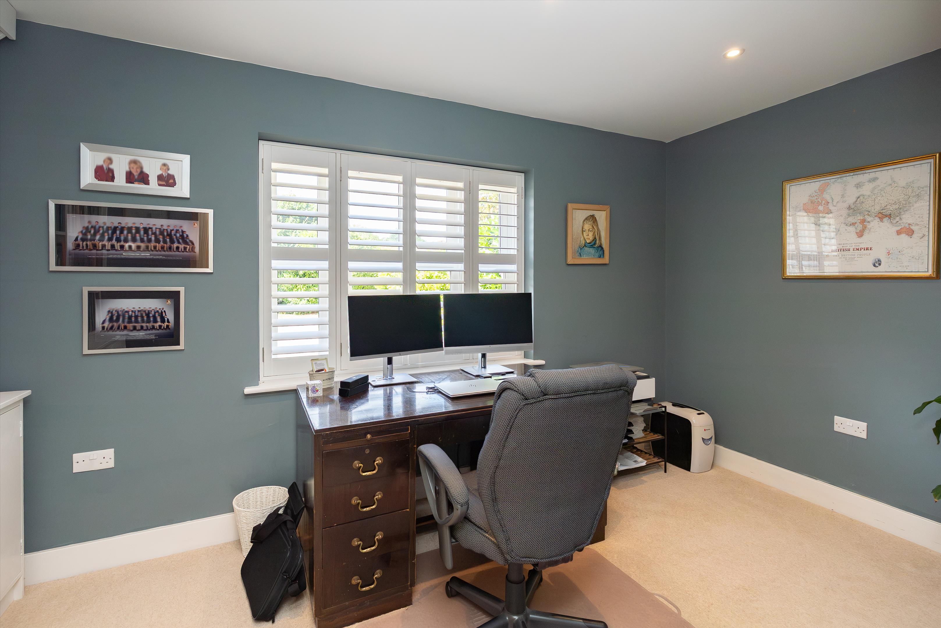 The Highlands, East Horsley, Surrey, KT24