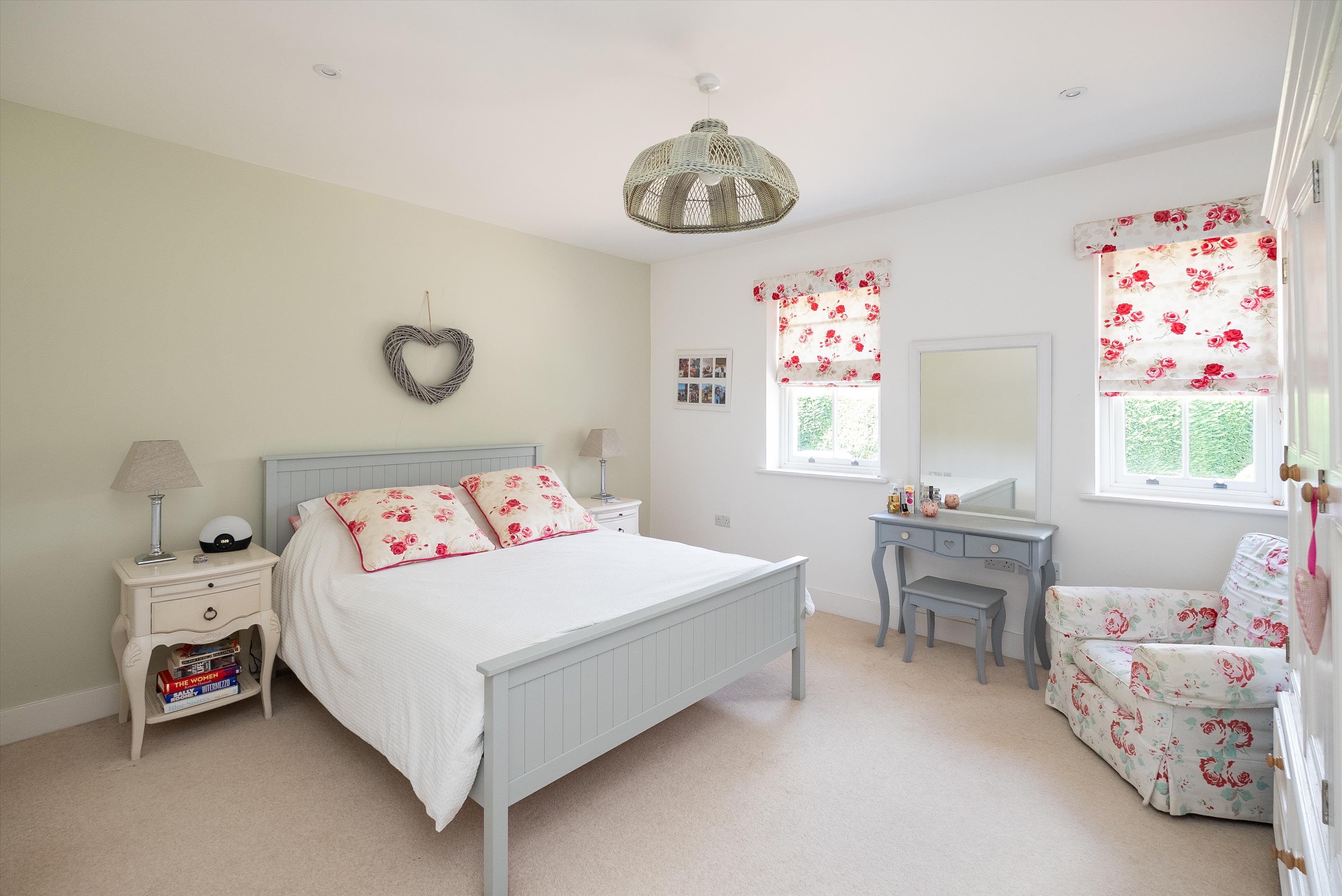 The Highlands, East Horsley, Surrey, KT24