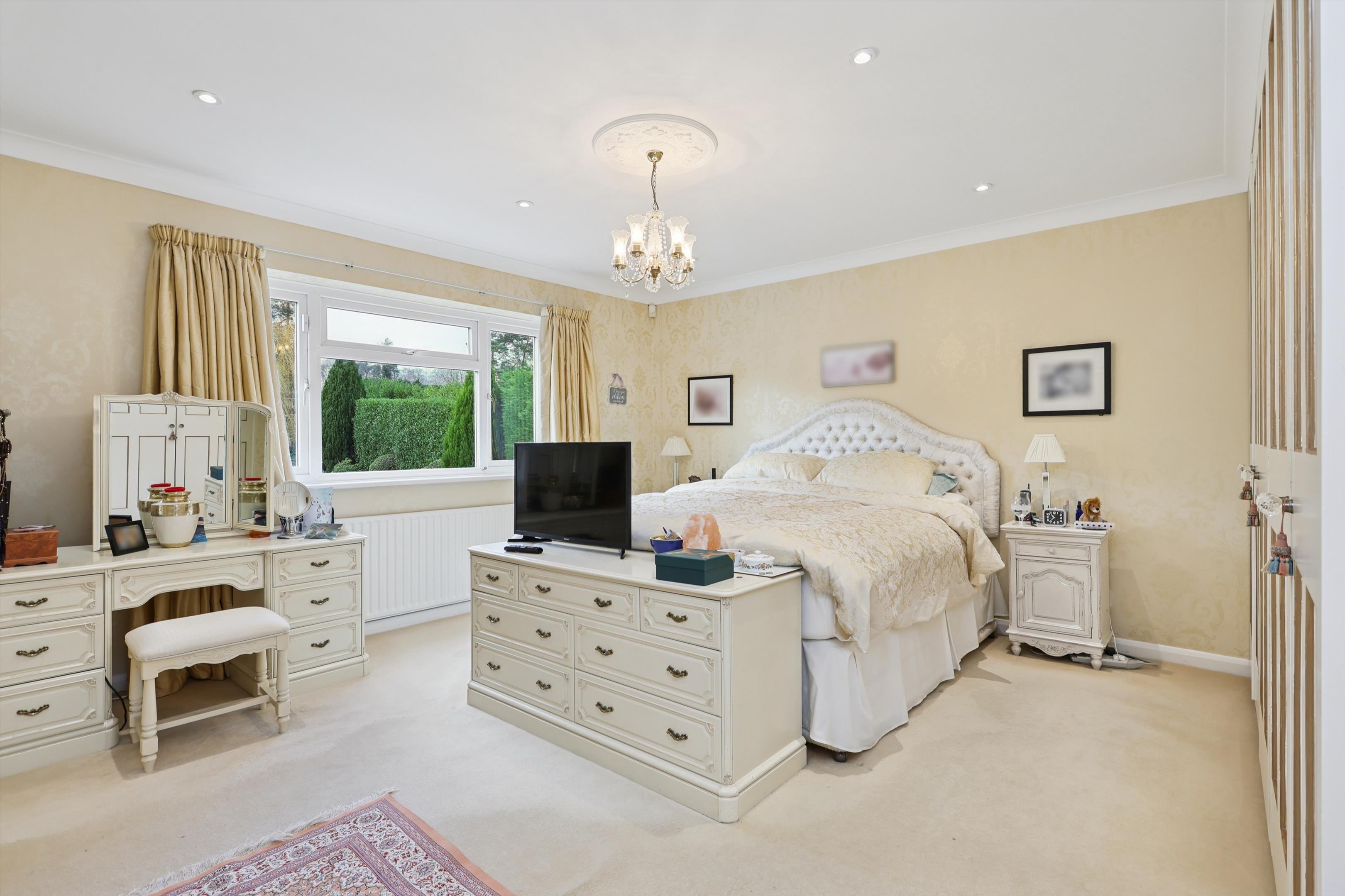 Broomfield, 18a Broomfield Ride, Oxshott, Leatherhead, Surrey, KT22