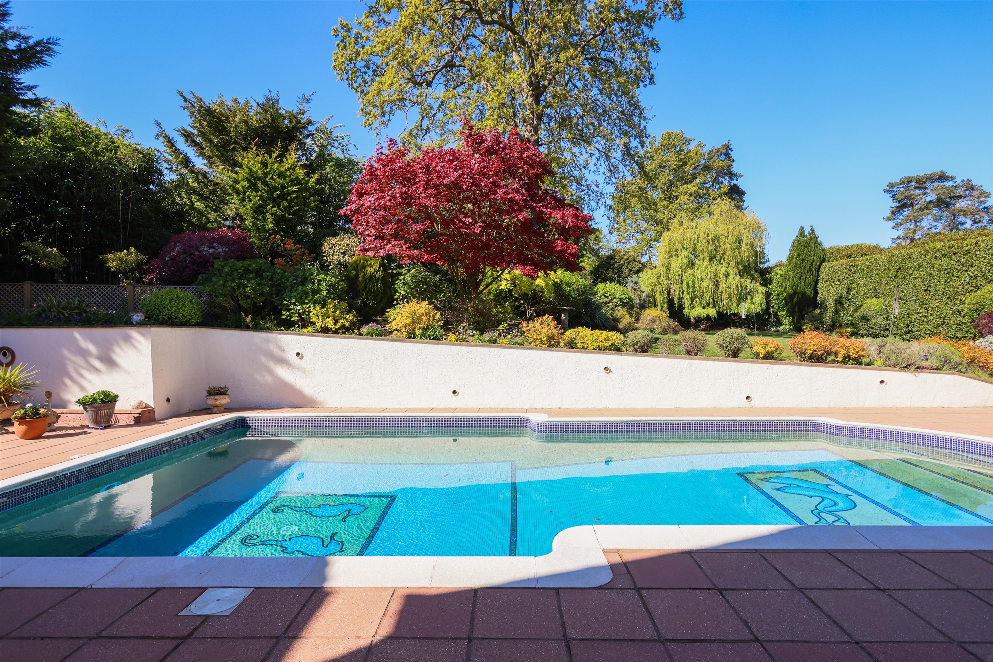 Broomfield, 18a Broomfield Ride, Oxshott, Leatherhead, Surrey, KT22