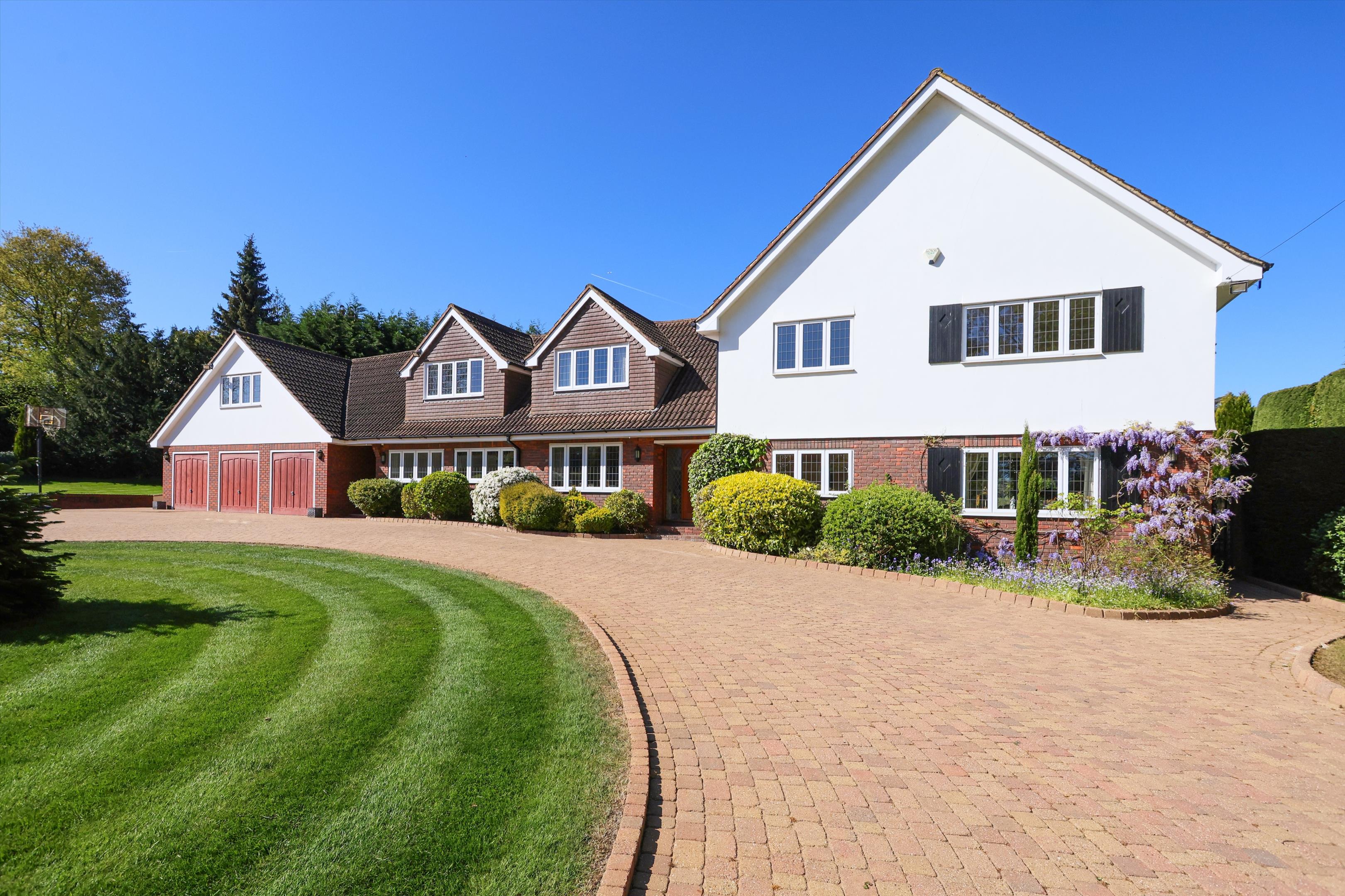 Broomfield, 18a Broomfield Ride, Oxshott, Leatherhead, Surrey, KT22