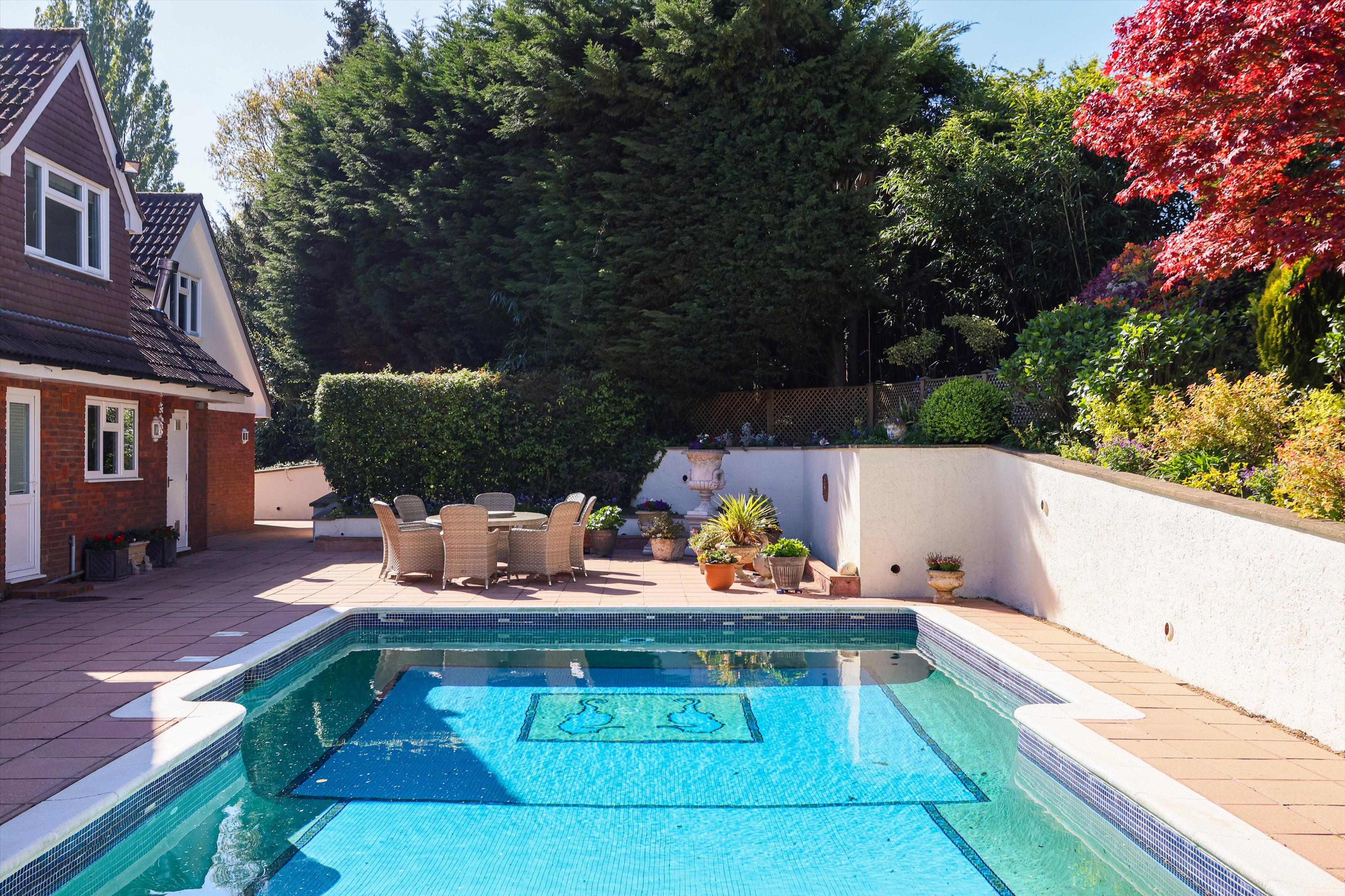 Broomfield, 18a Broomfield Ride, Oxshott, Leatherhead, Surrey, KT22