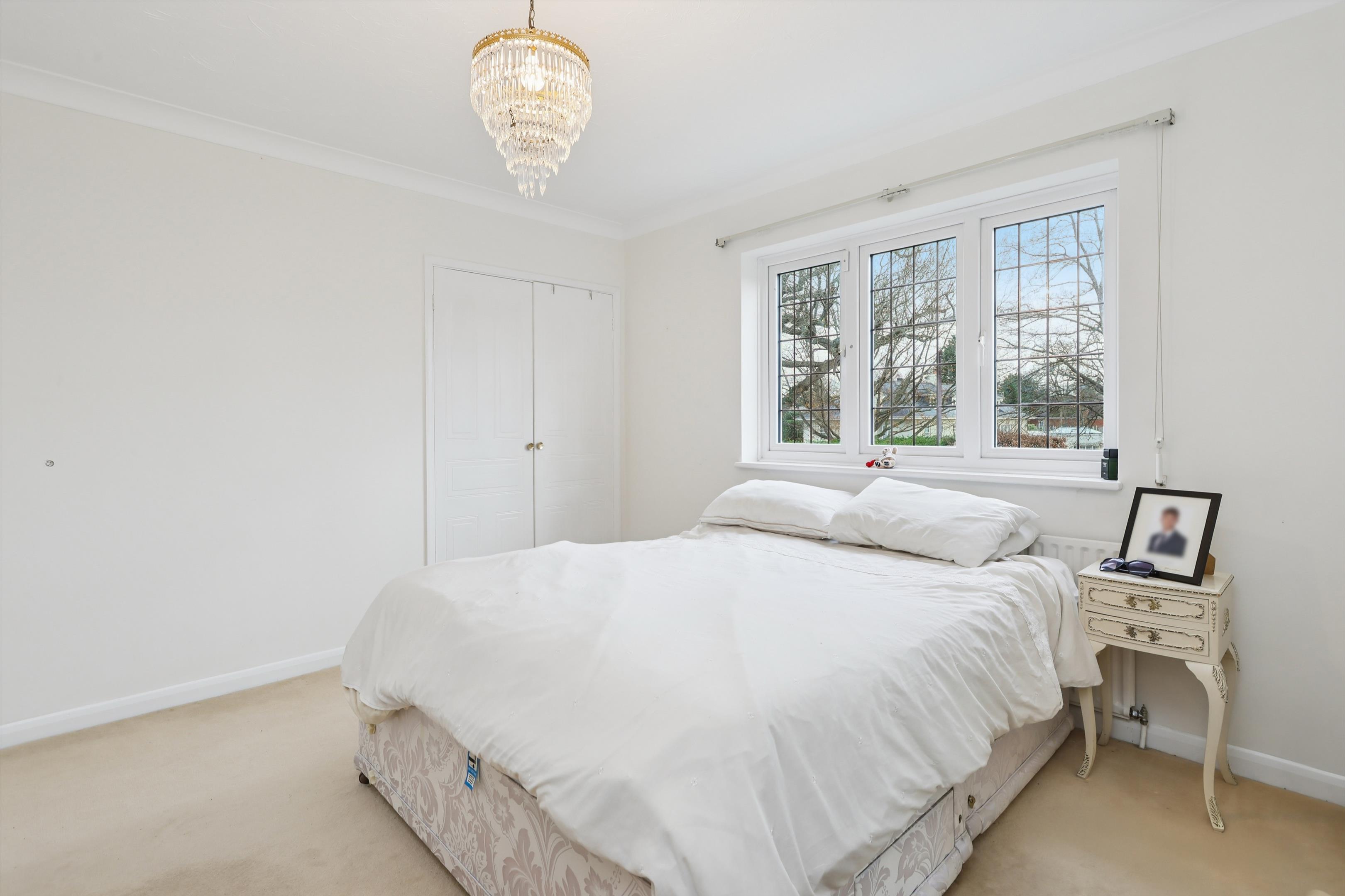 Broomfield, 18a Broomfield Ride, Oxshott, Leatherhead, Surrey, KT22