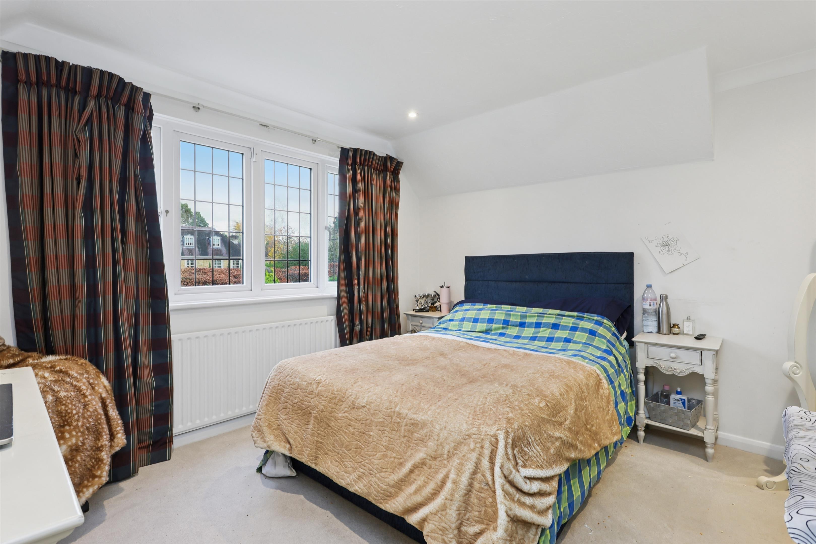 Broomfield, 18a Broomfield Ride, Oxshott, Leatherhead, Surrey, KT22