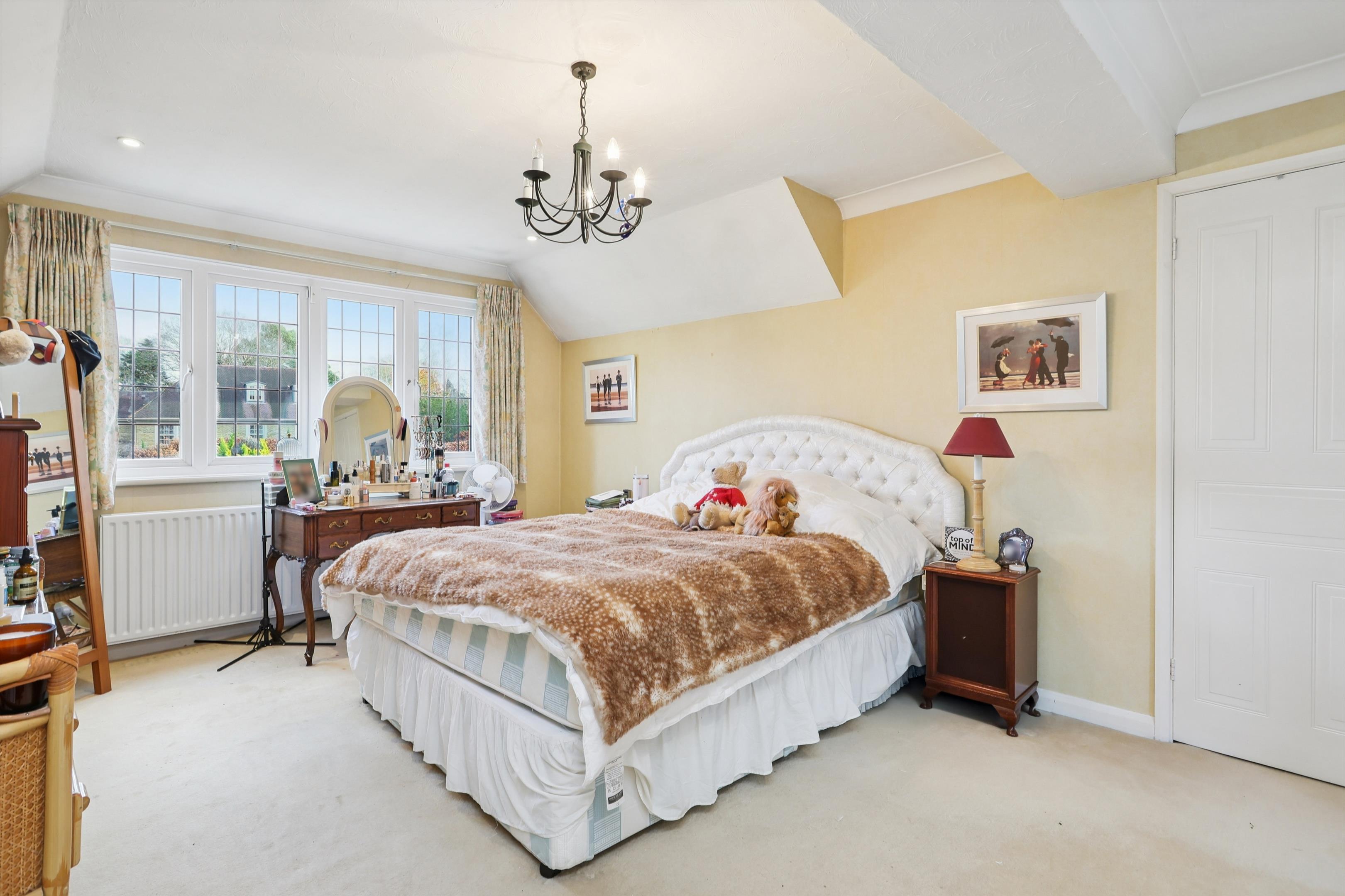 Broomfield, 18a Broomfield Ride, Oxshott, Leatherhead, Surrey, KT22