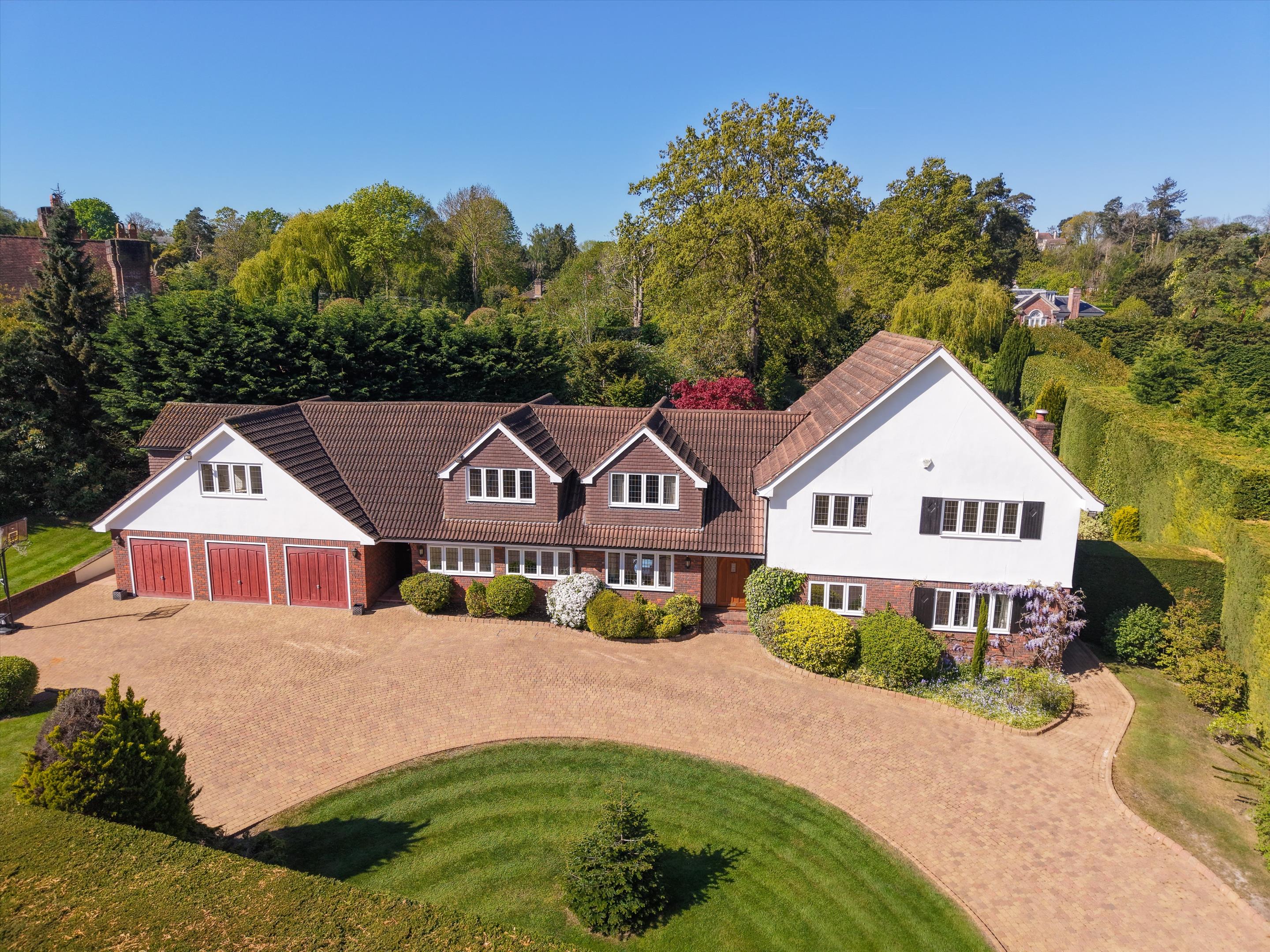 Broomfield, 18a Broomfield Ride, Oxshott, Leatherhead, Surrey, KT22