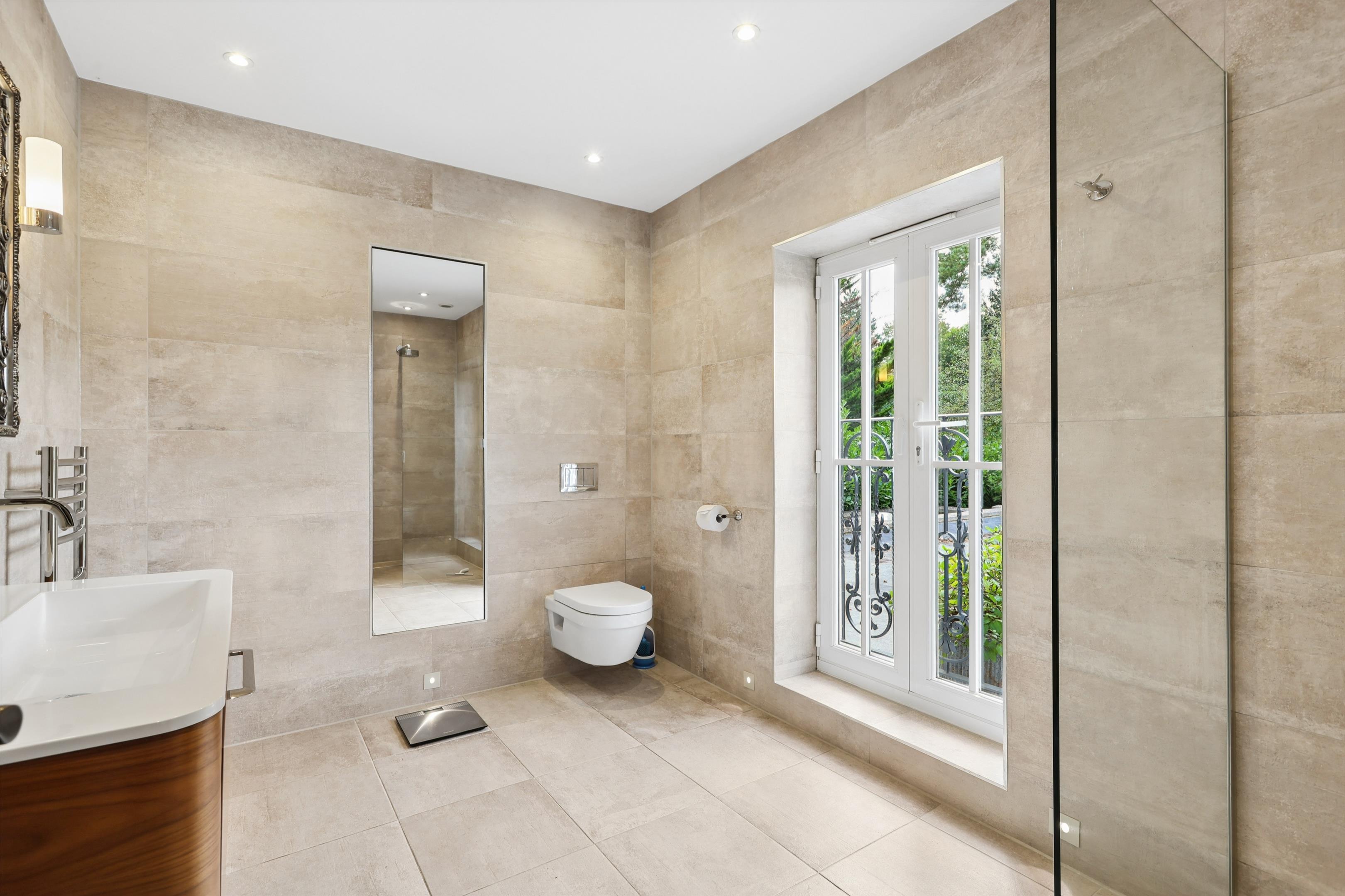 Ruden Way, Epsom, Surrey KT17