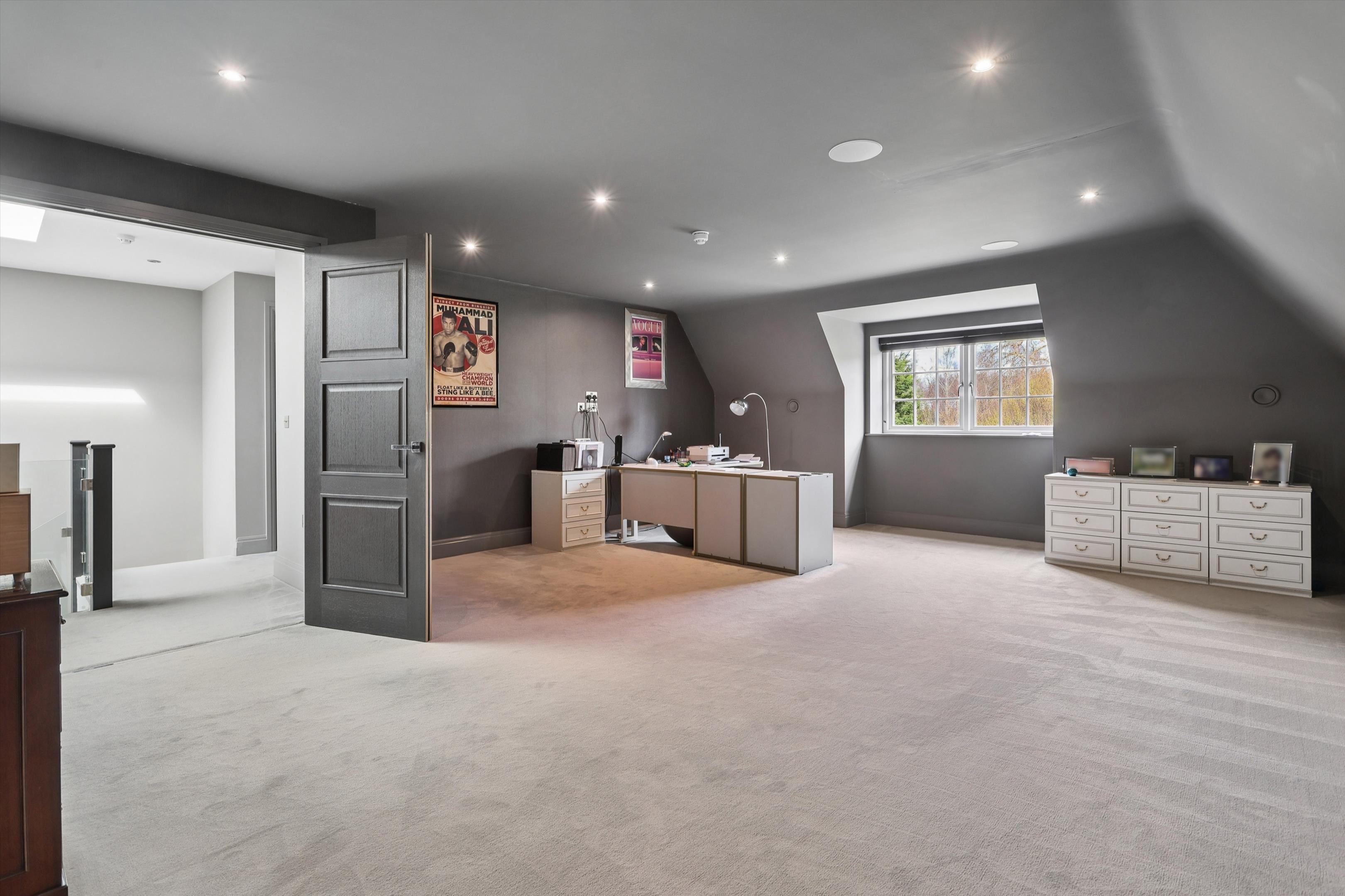 Fairmile Lane, Cobham, Surrey KT11