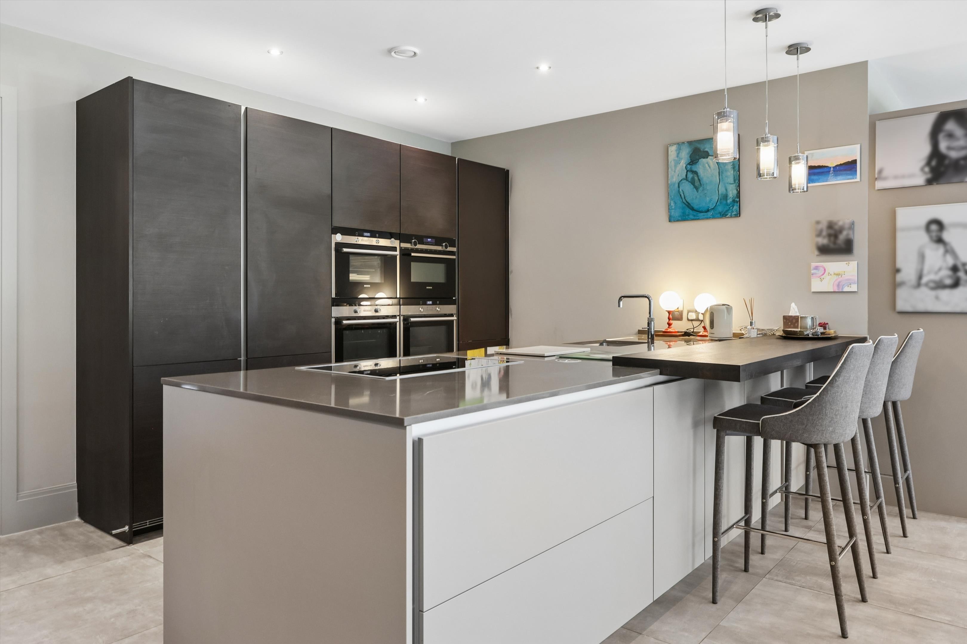 Fairmile Lane, Cobham, Surrey KT11
