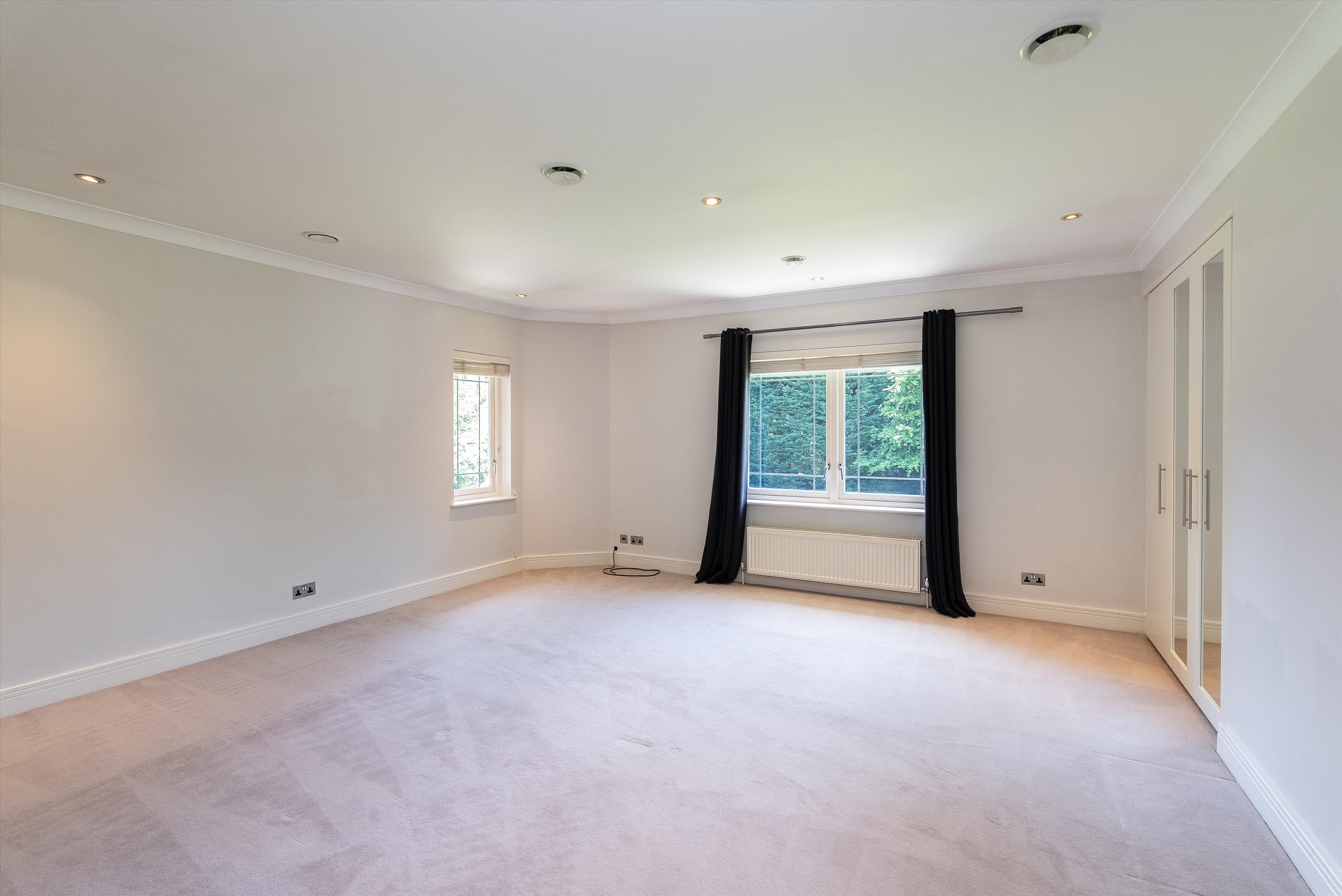 4 Broomfield Ride, Oxshott, Leatherhead KT22