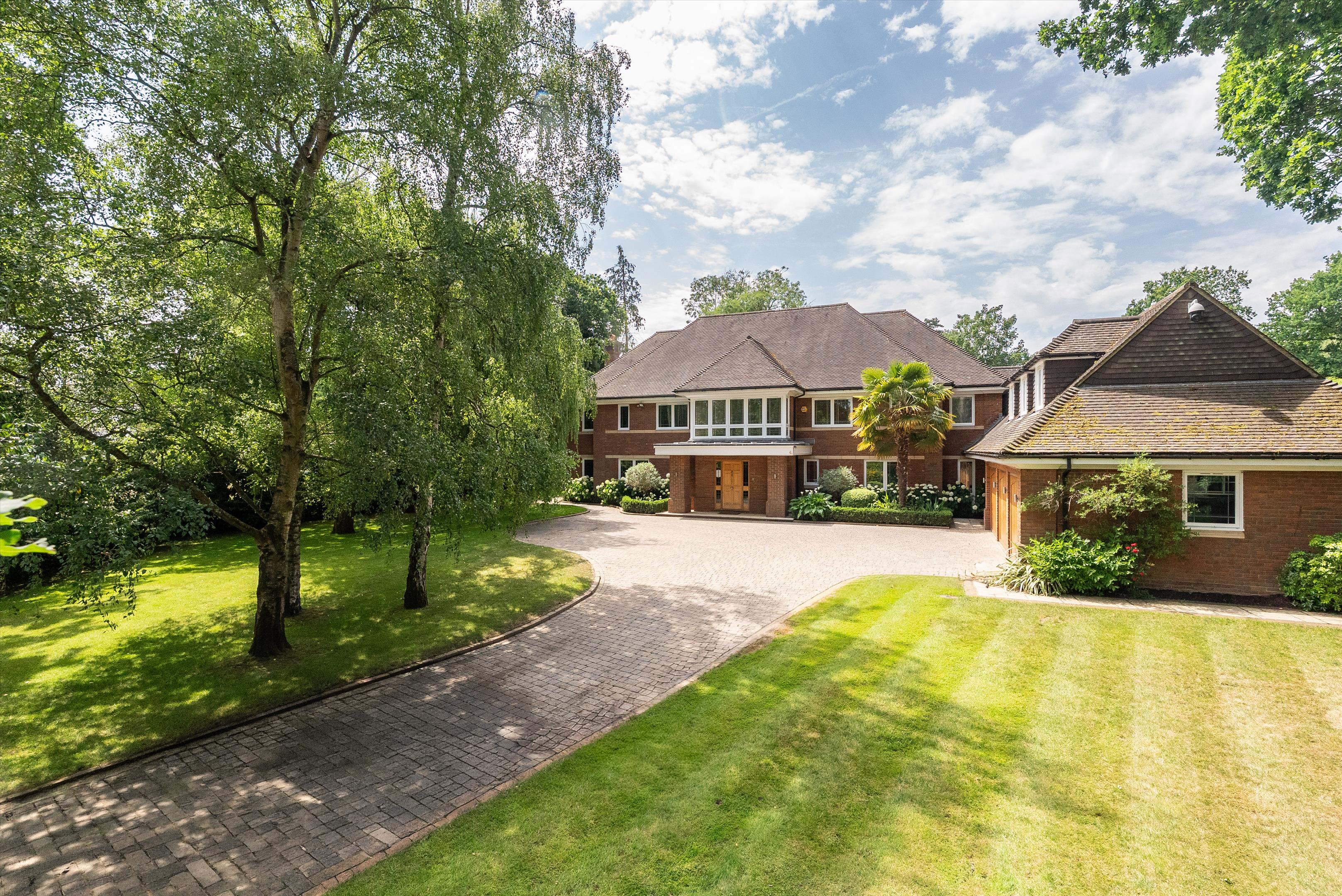 4 Broomfield Ride, Oxshott, Leatherhead KT22