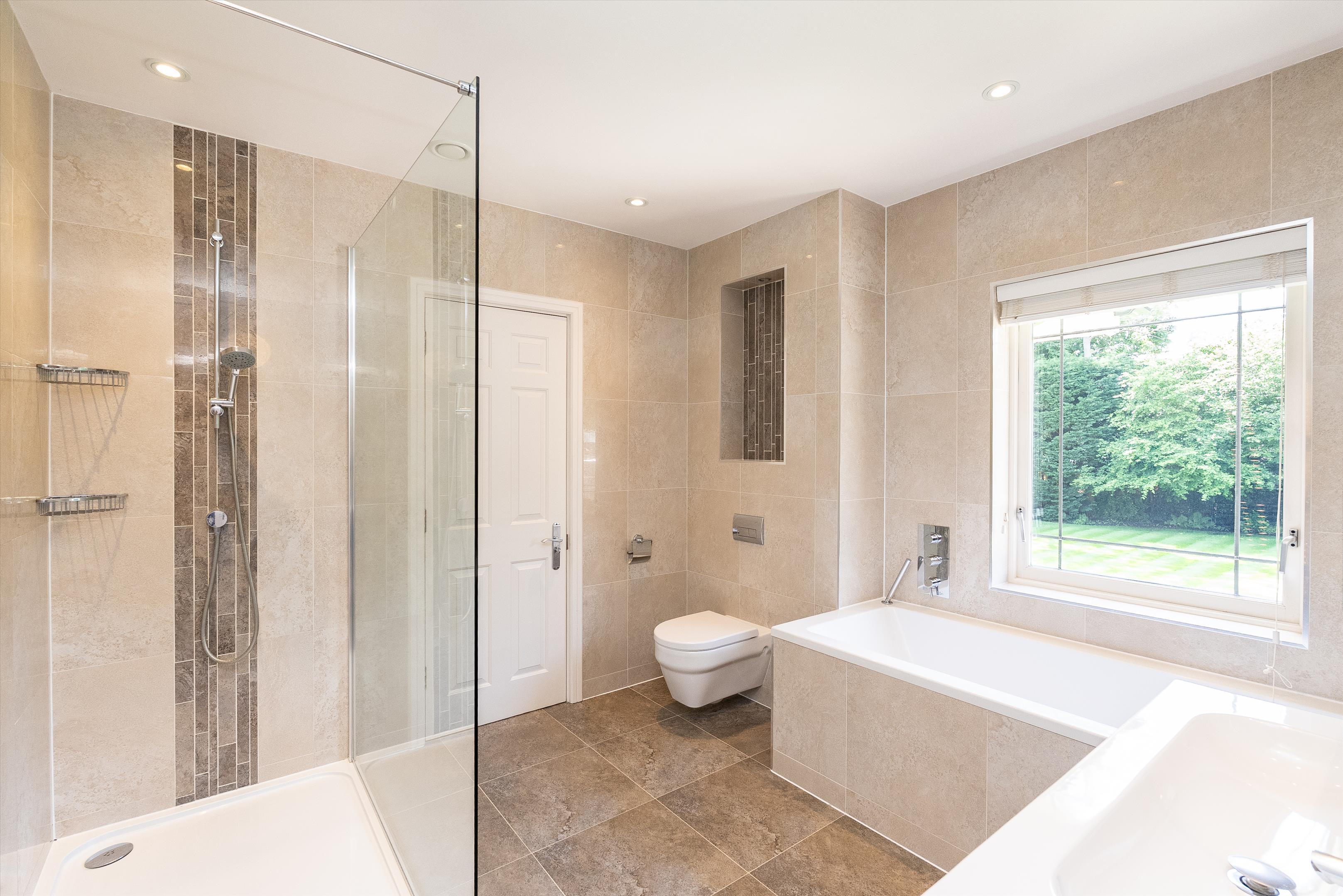 4 Broomfield Ride, Oxshott, Leatherhead KT22