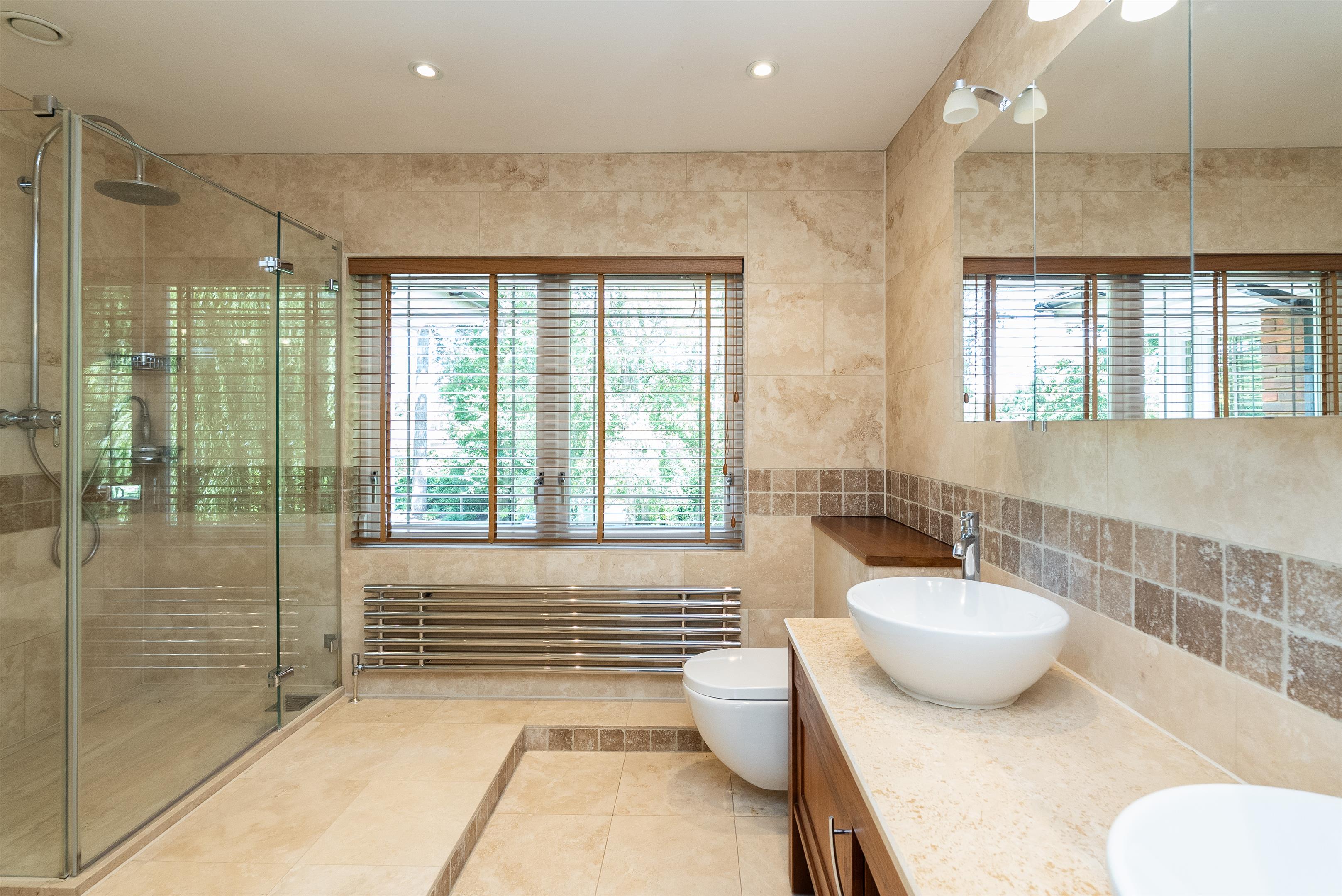 4 Broomfield Ride, Oxshott, Leatherhead KT22