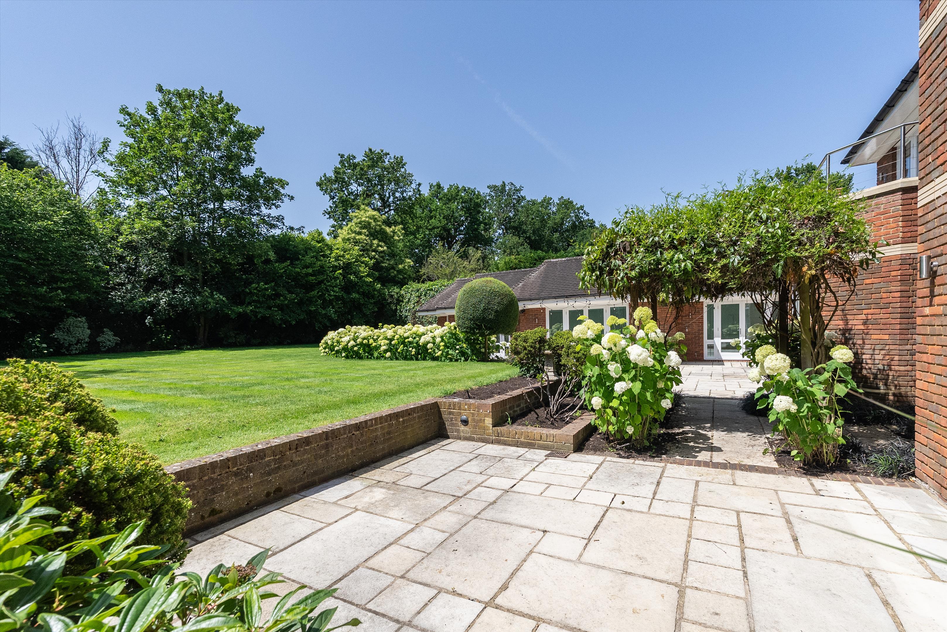 4 Broomfield Ride, Oxshott, Leatherhead KT22