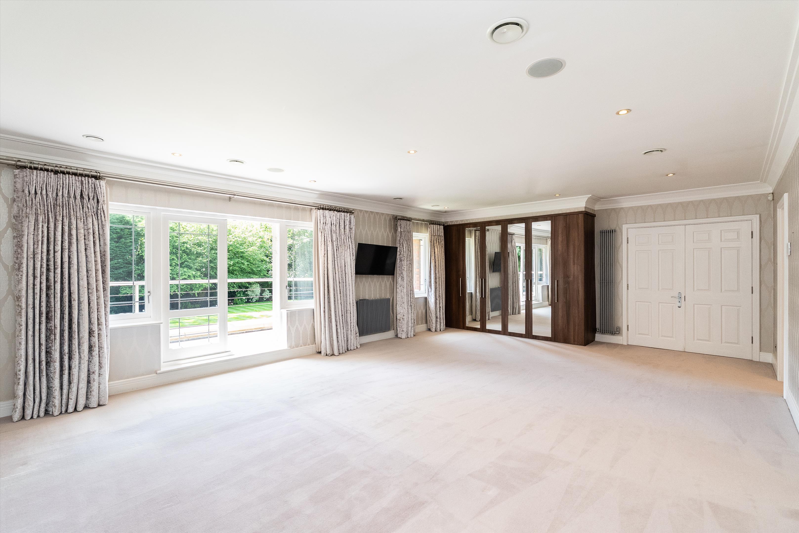 4 Broomfield Ride, Oxshott, Leatherhead KT22