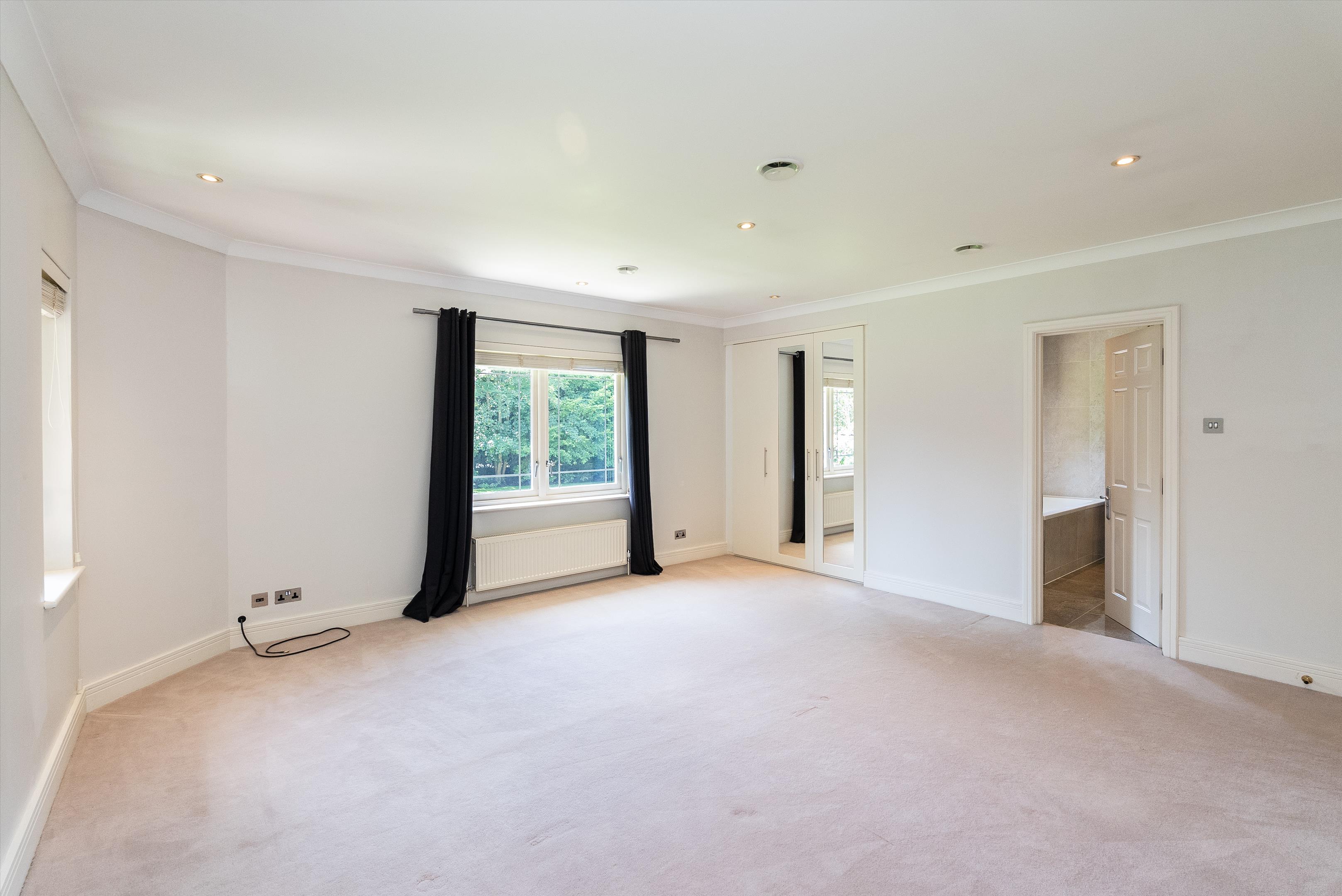 4 Broomfield Ride, Oxshott, Leatherhead KT22