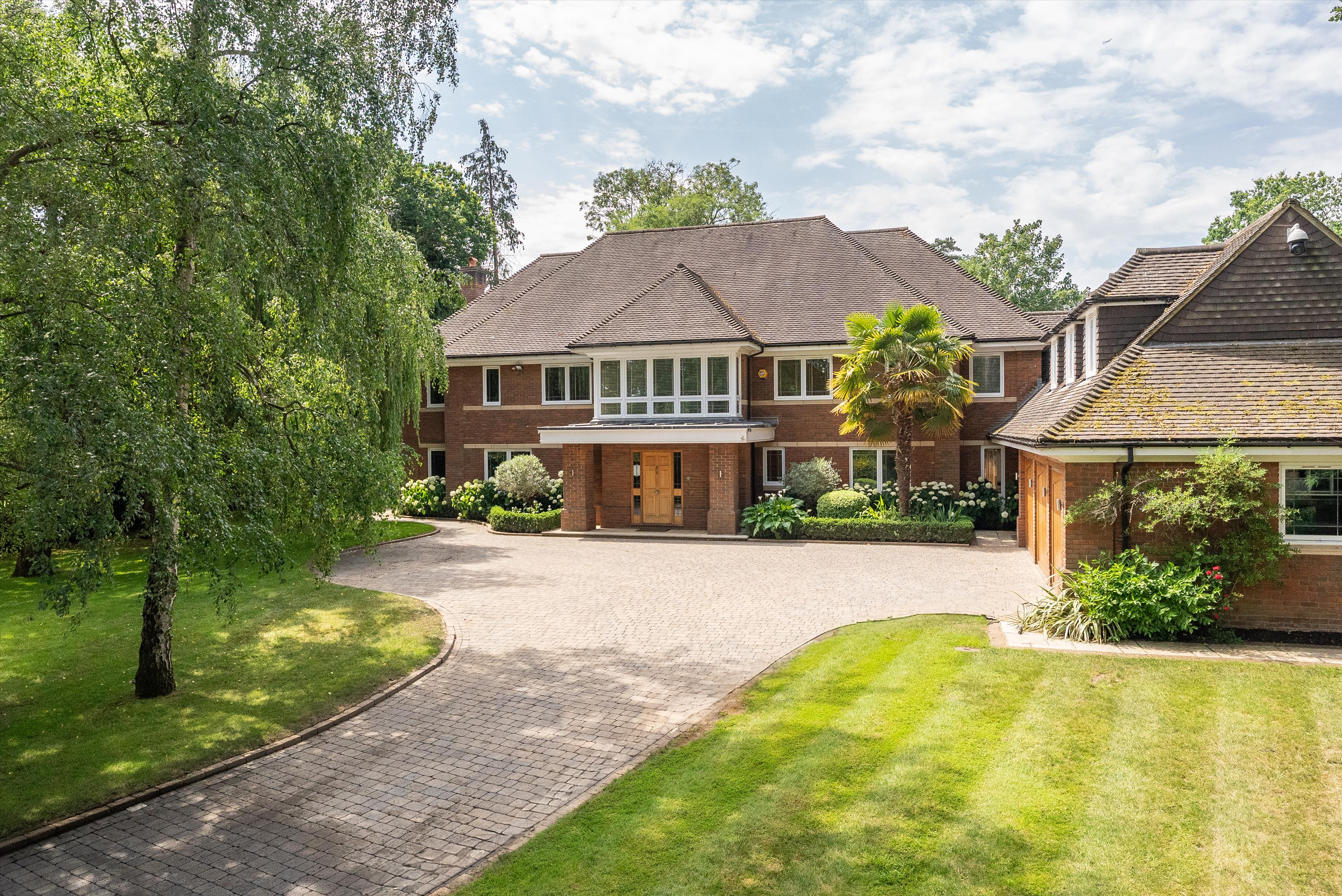 4 Broomfield Ride, Oxshott, Leatherhead KT22