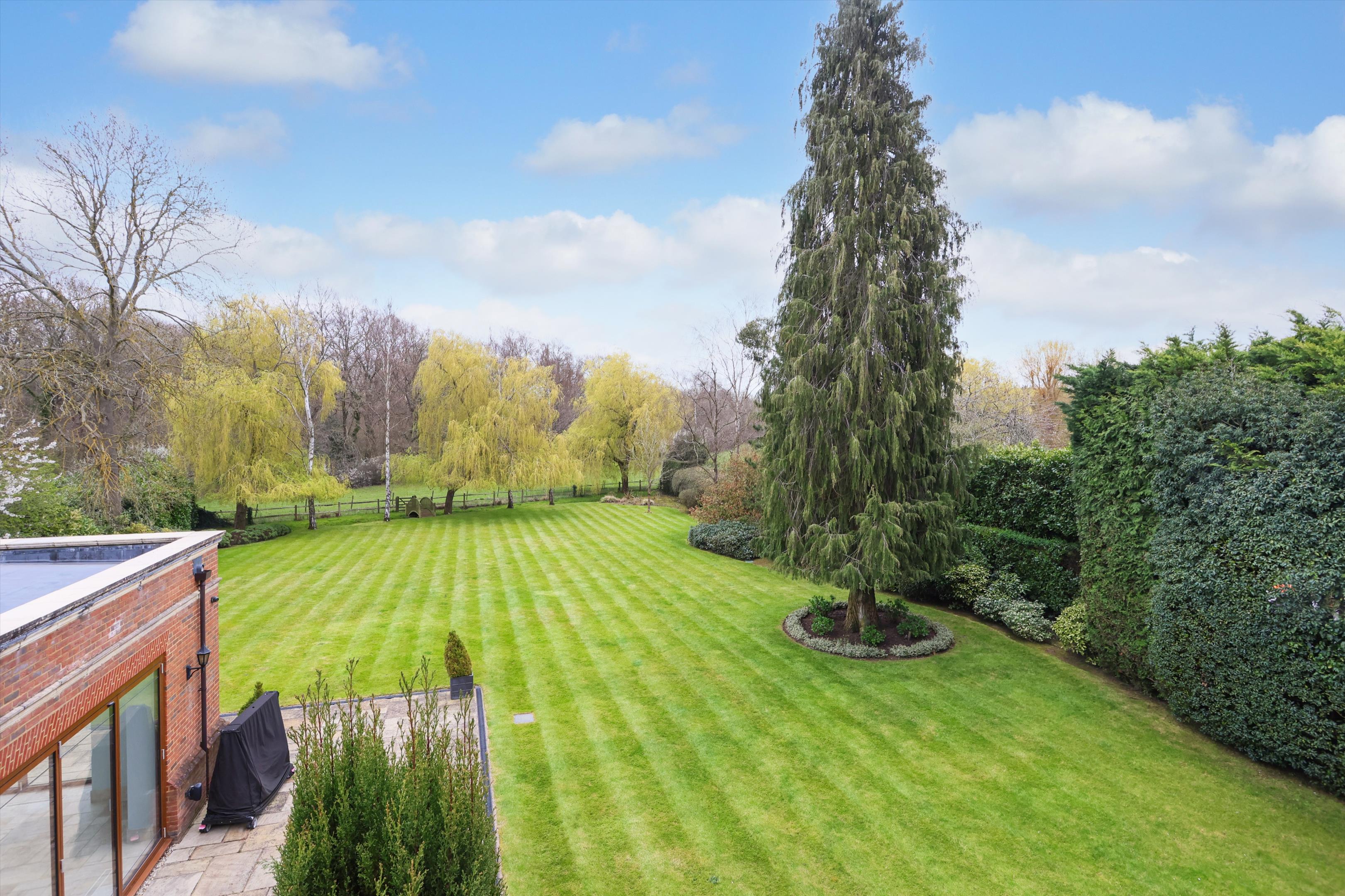 21 Princes Drive, Oxshott, Surrey KT22