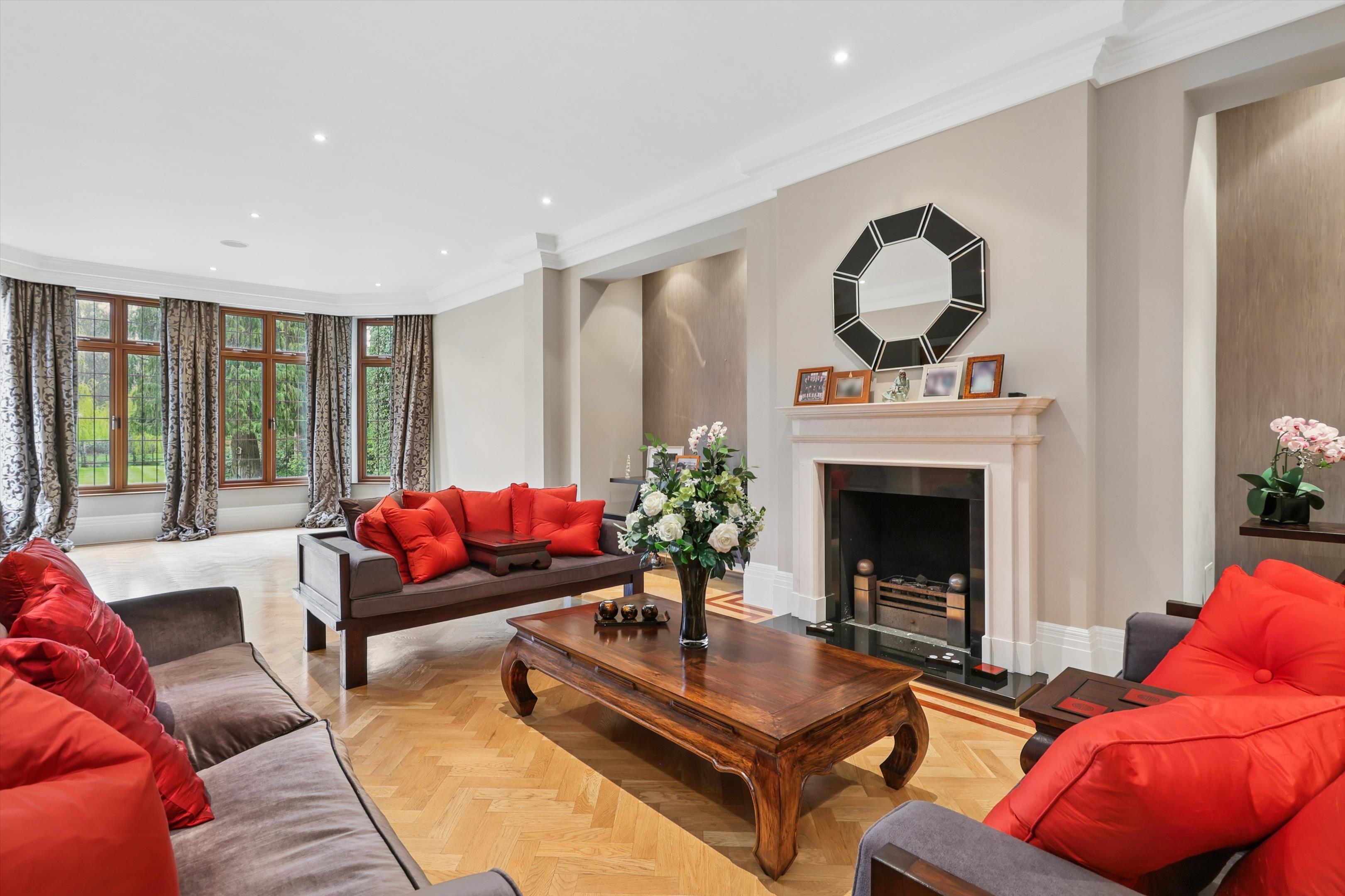 21 Princes Drive, Oxshott, Surrey KT22
