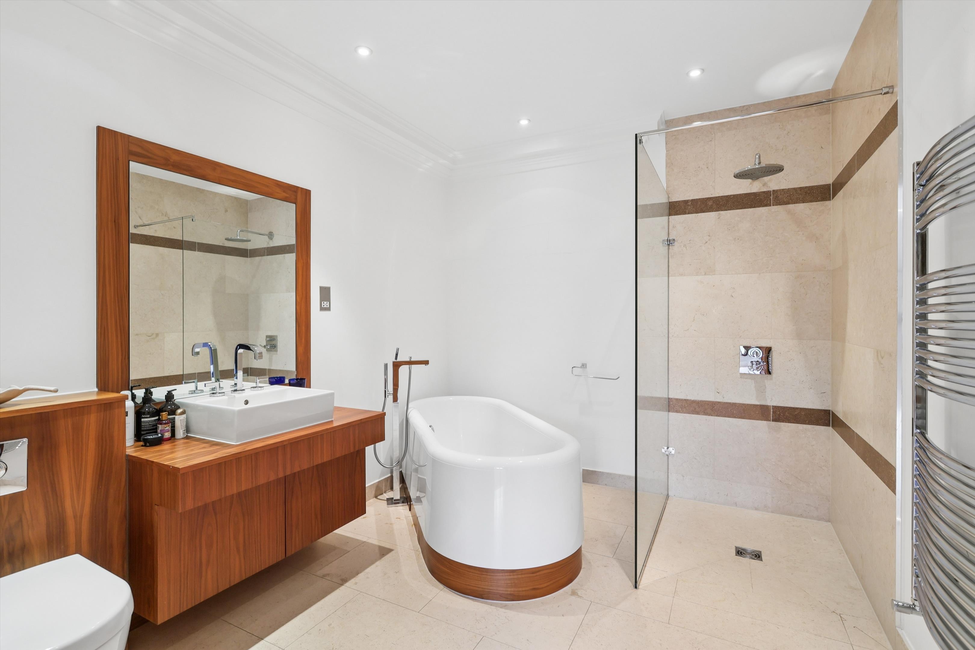 21 Princes Drive, Oxshott, Surrey KT22