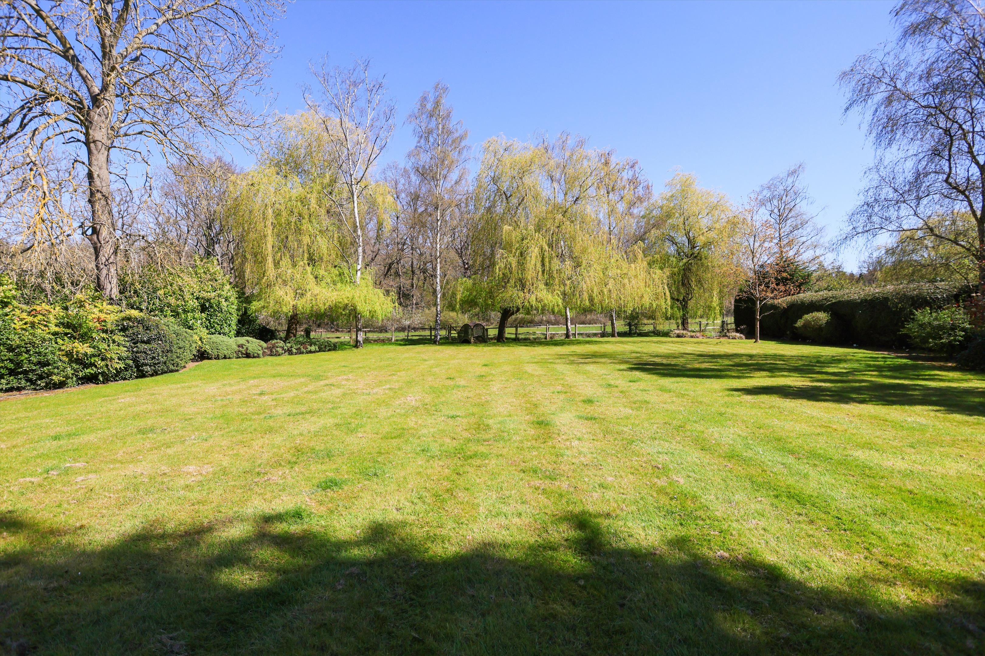 21 Princes Drive, Oxshott, Surrey KT22