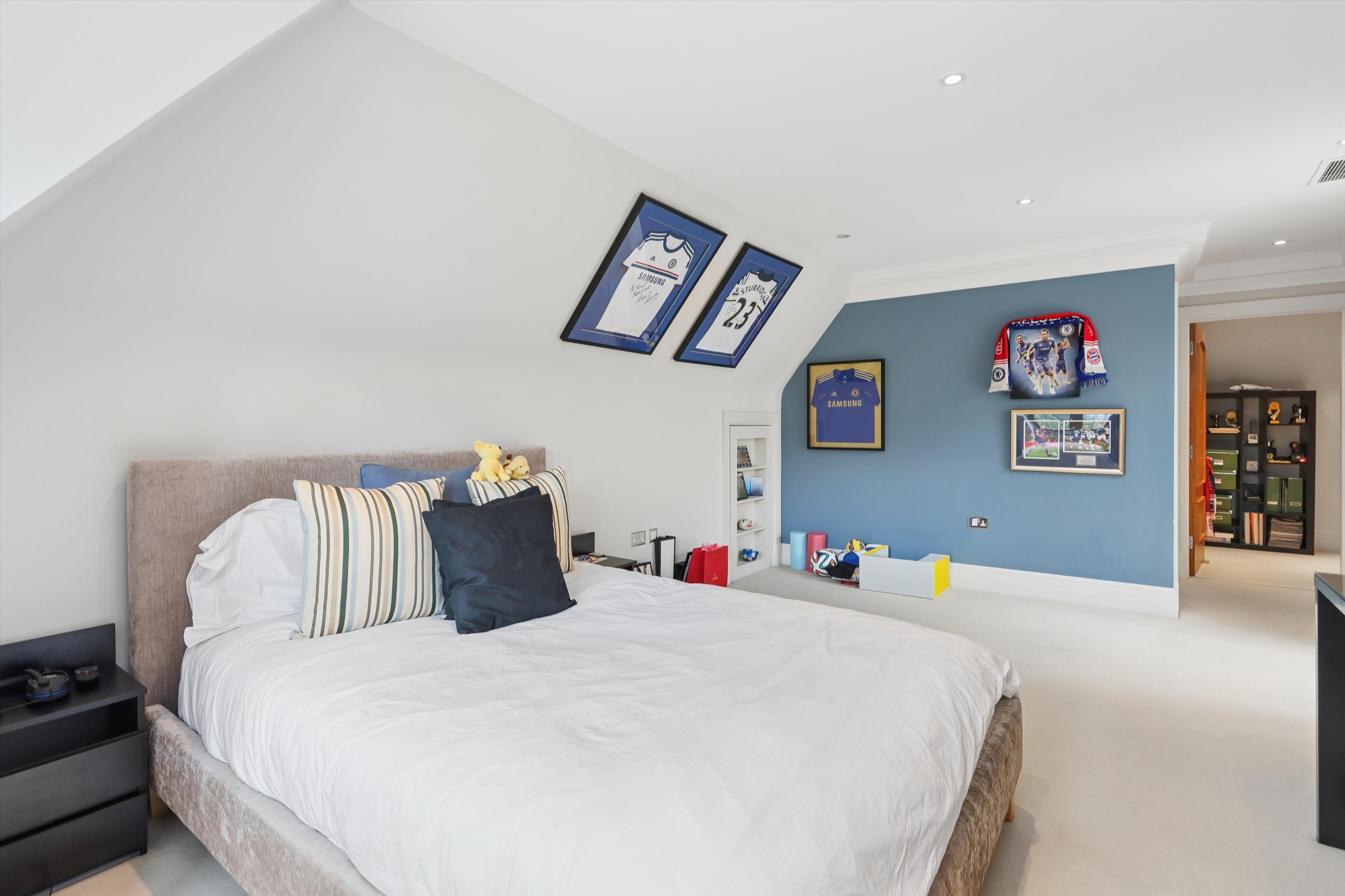 21 Princes Drive, Oxshott, Surrey KT22