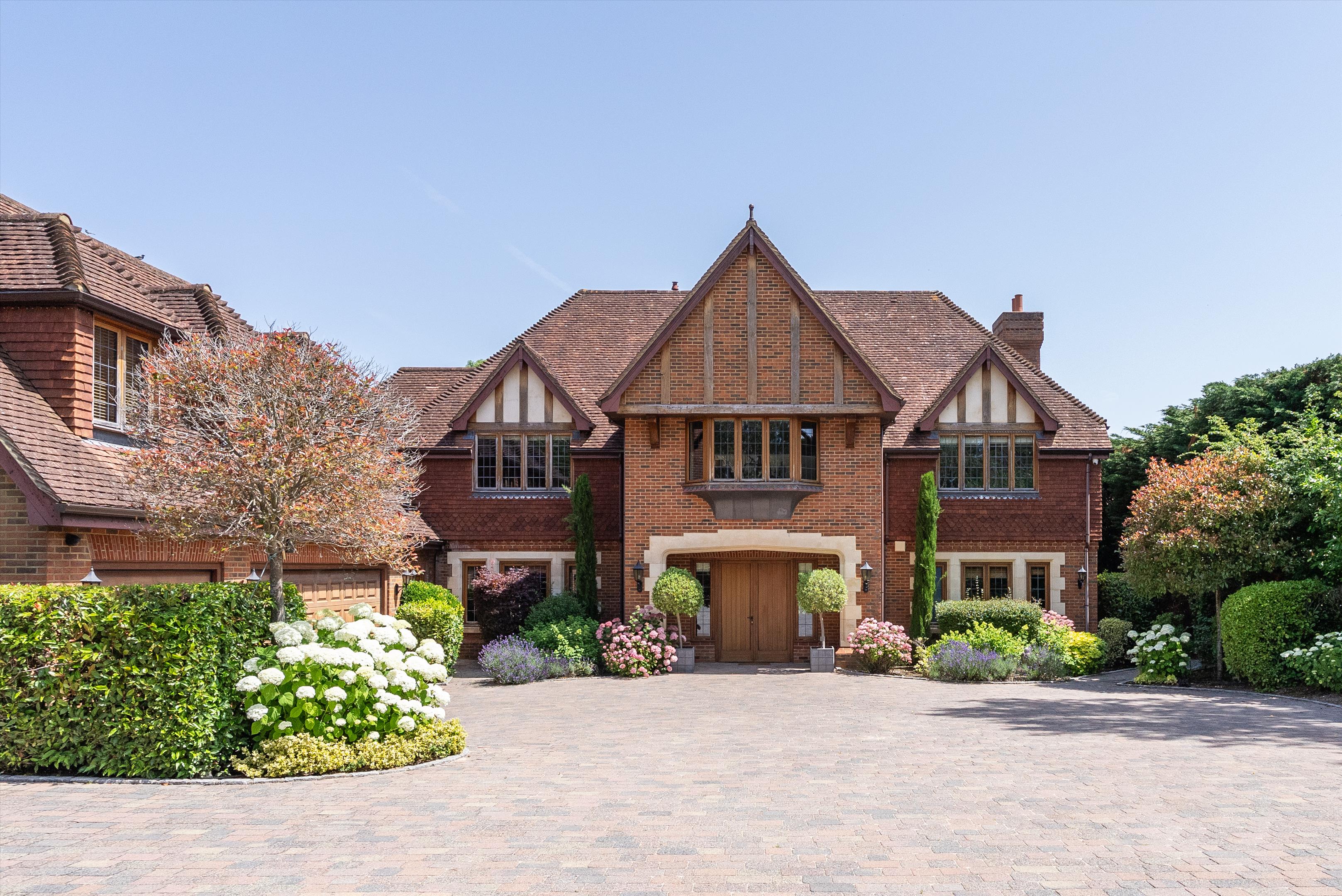 21 Princes Drive, Oxshott, Surrey KT22