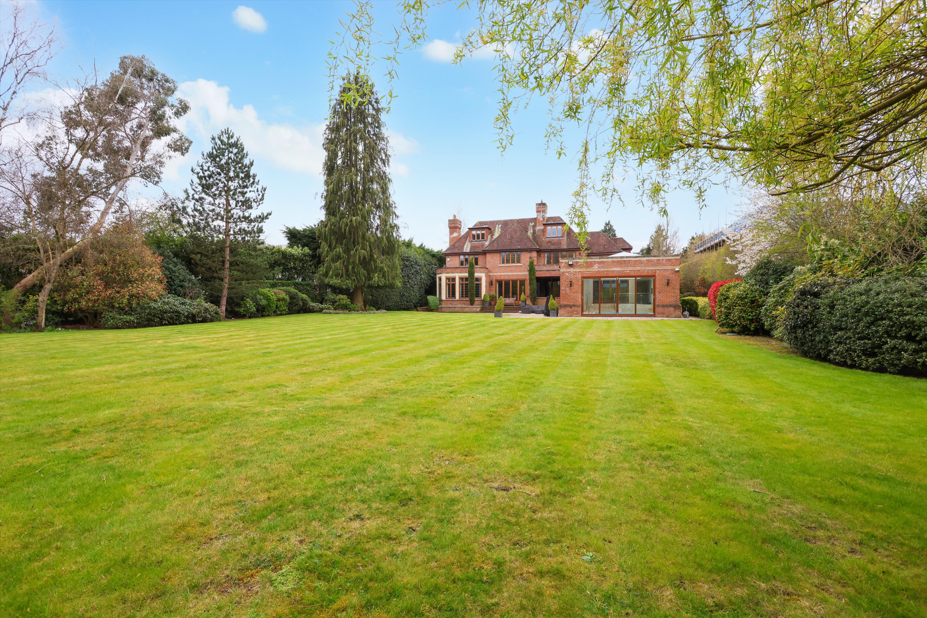 21 Princes Drive, Oxshott, Surrey KT22