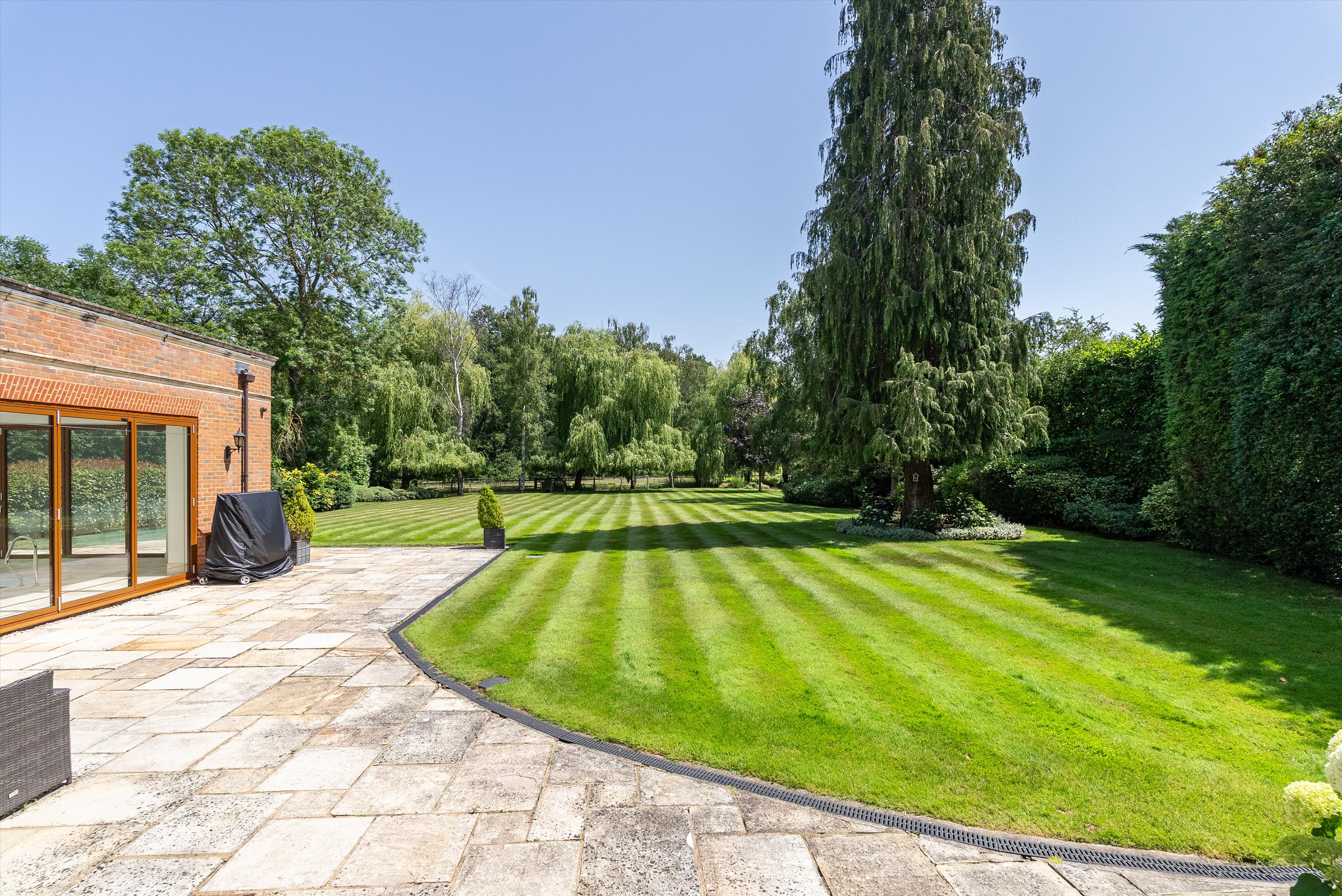 21 Princes Drive, Oxshott, Surrey KT22