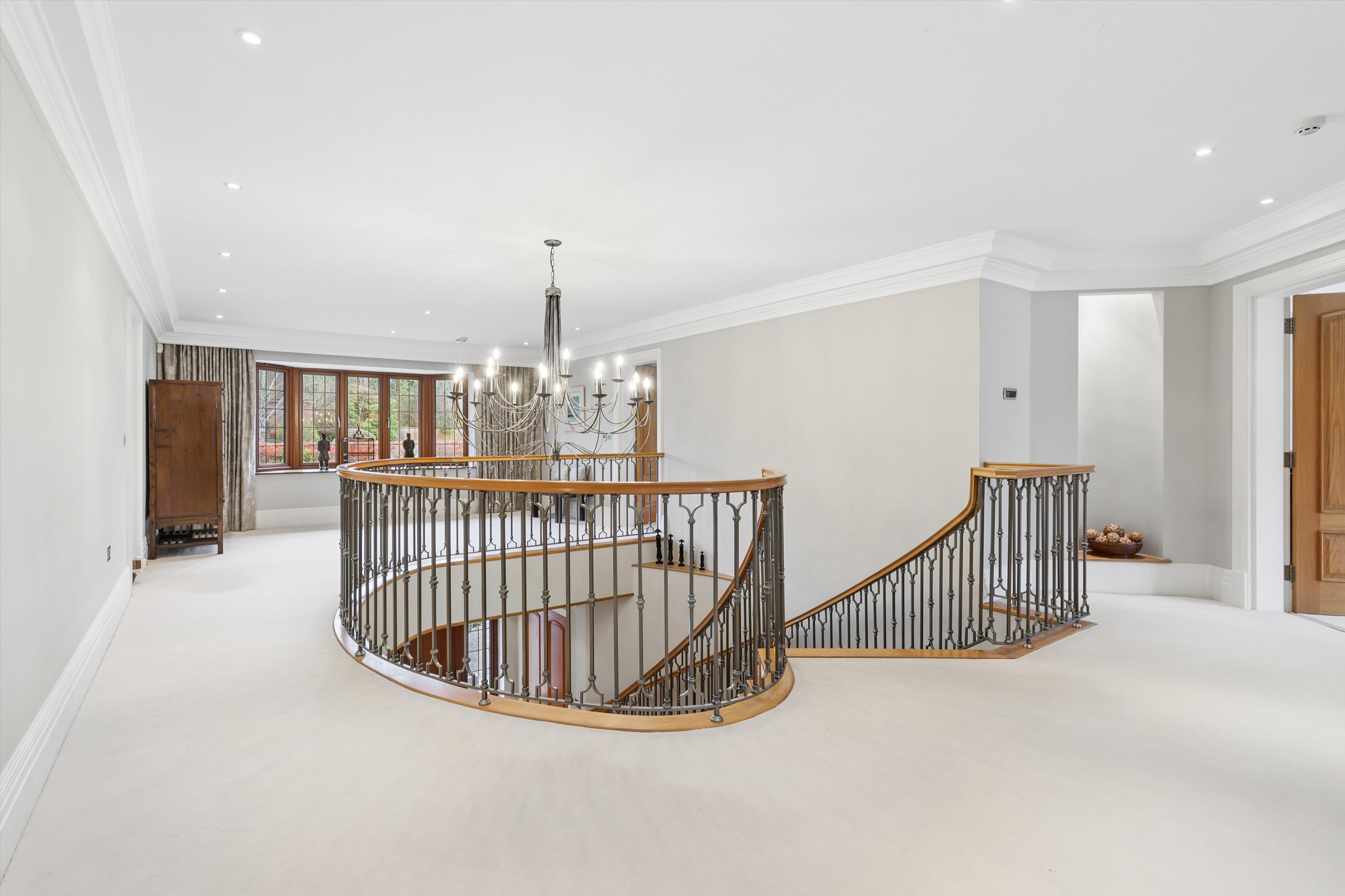 21 Princes Drive, Oxshott, Surrey KT22