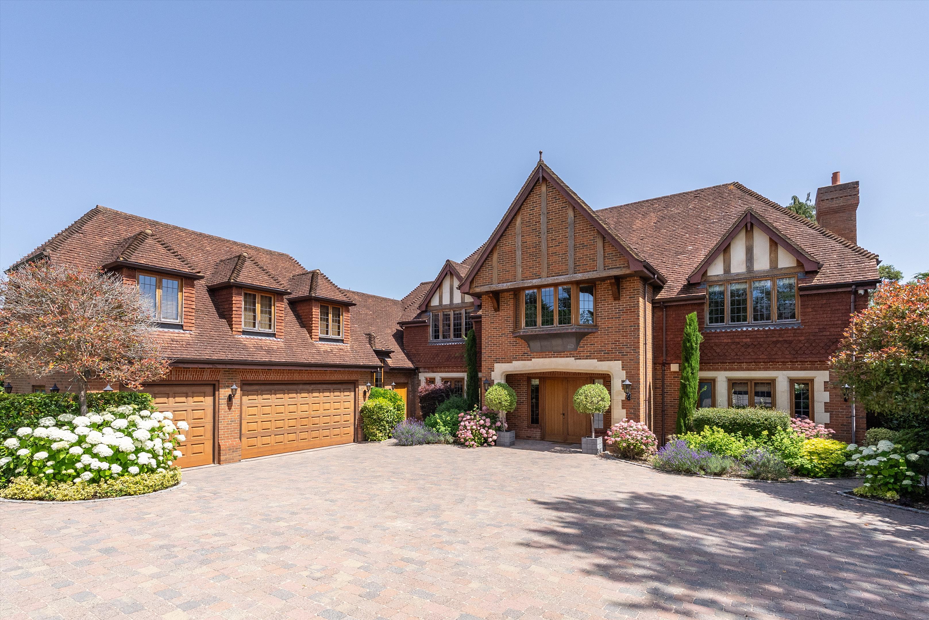 21 Princes Drive, Oxshott, Surrey KT22