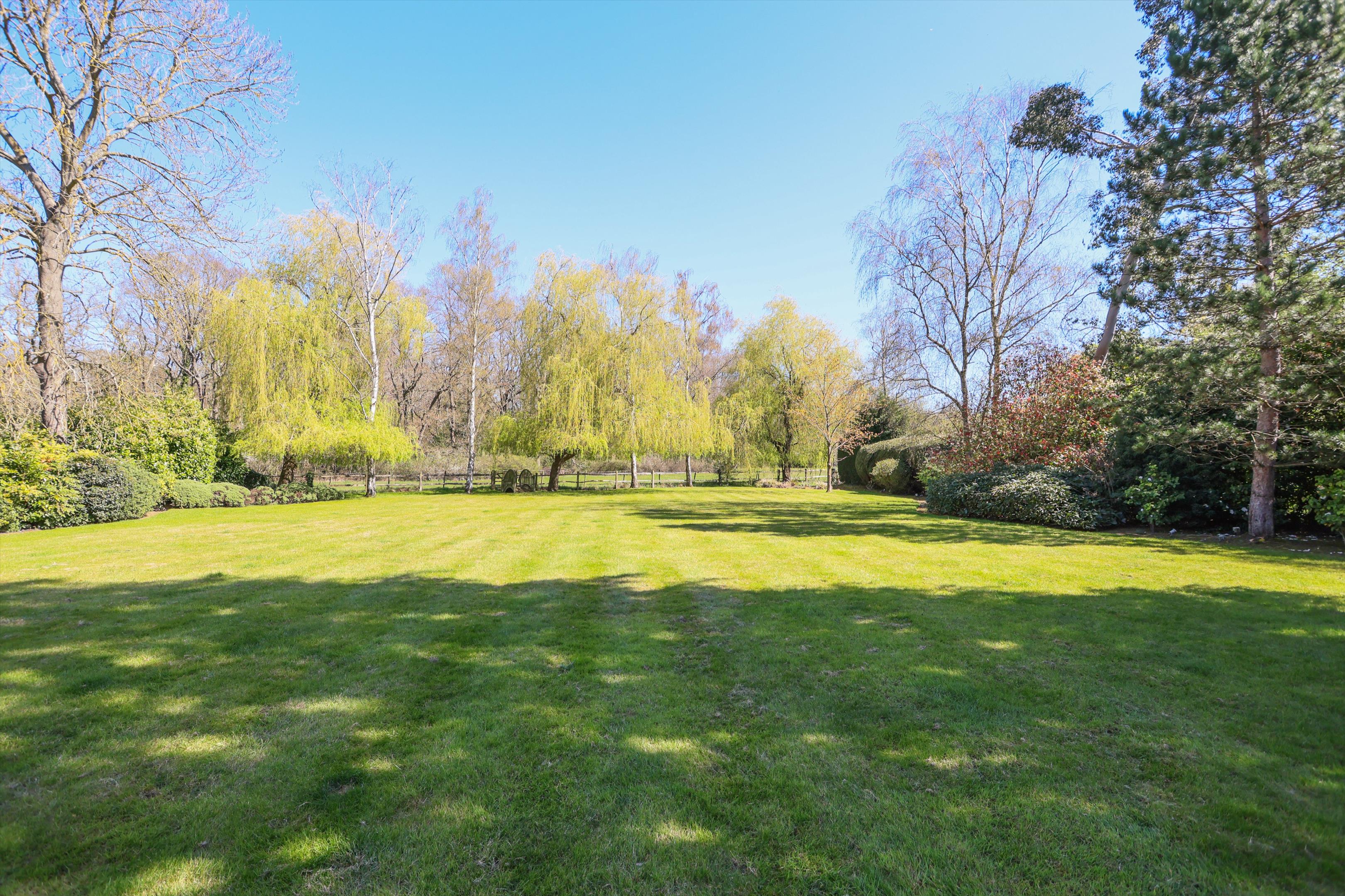 21 Princes Drive, Oxshott, Surrey KT22