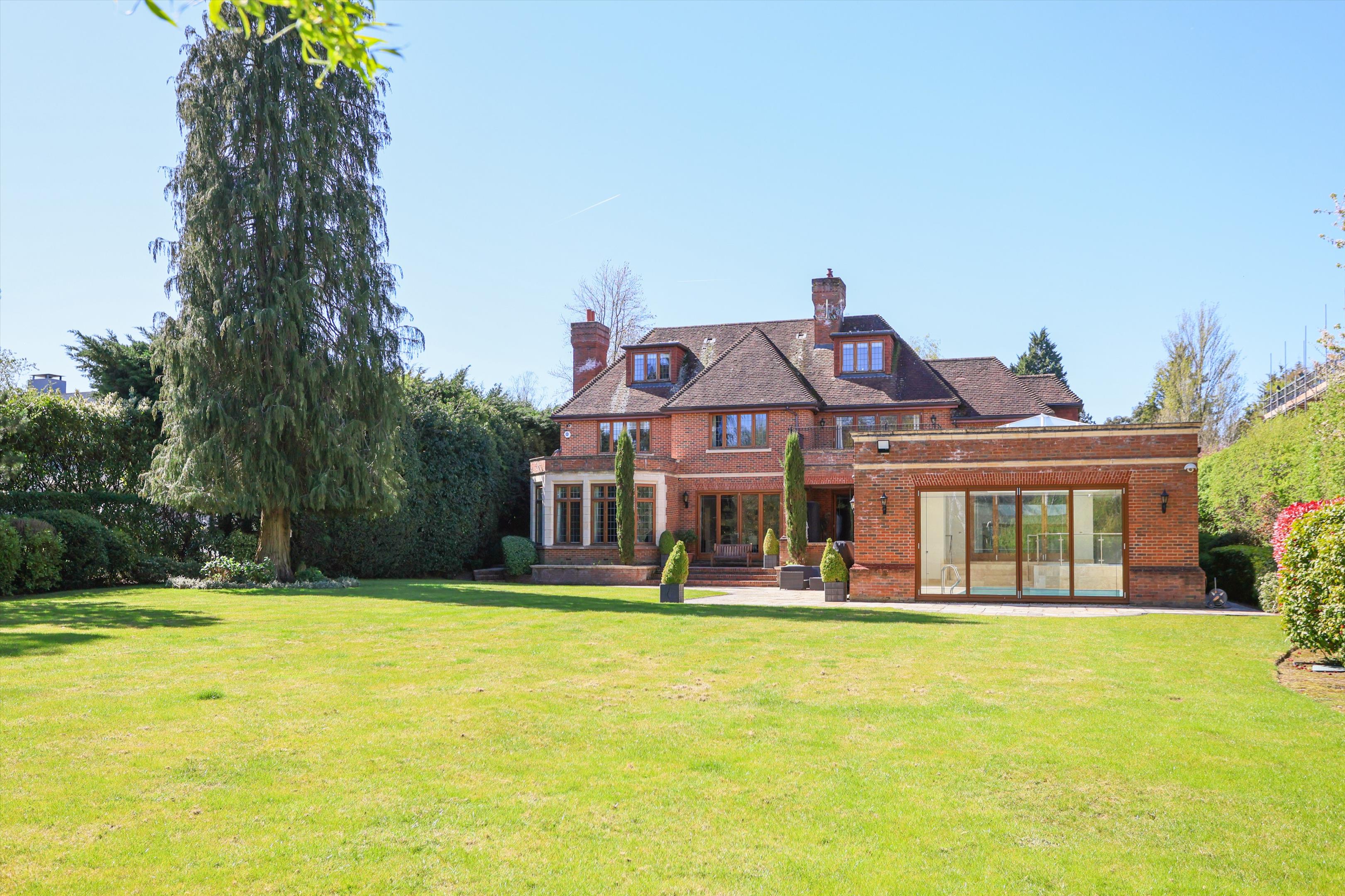 21 Princes Drive, Oxshott, Surrey KT22