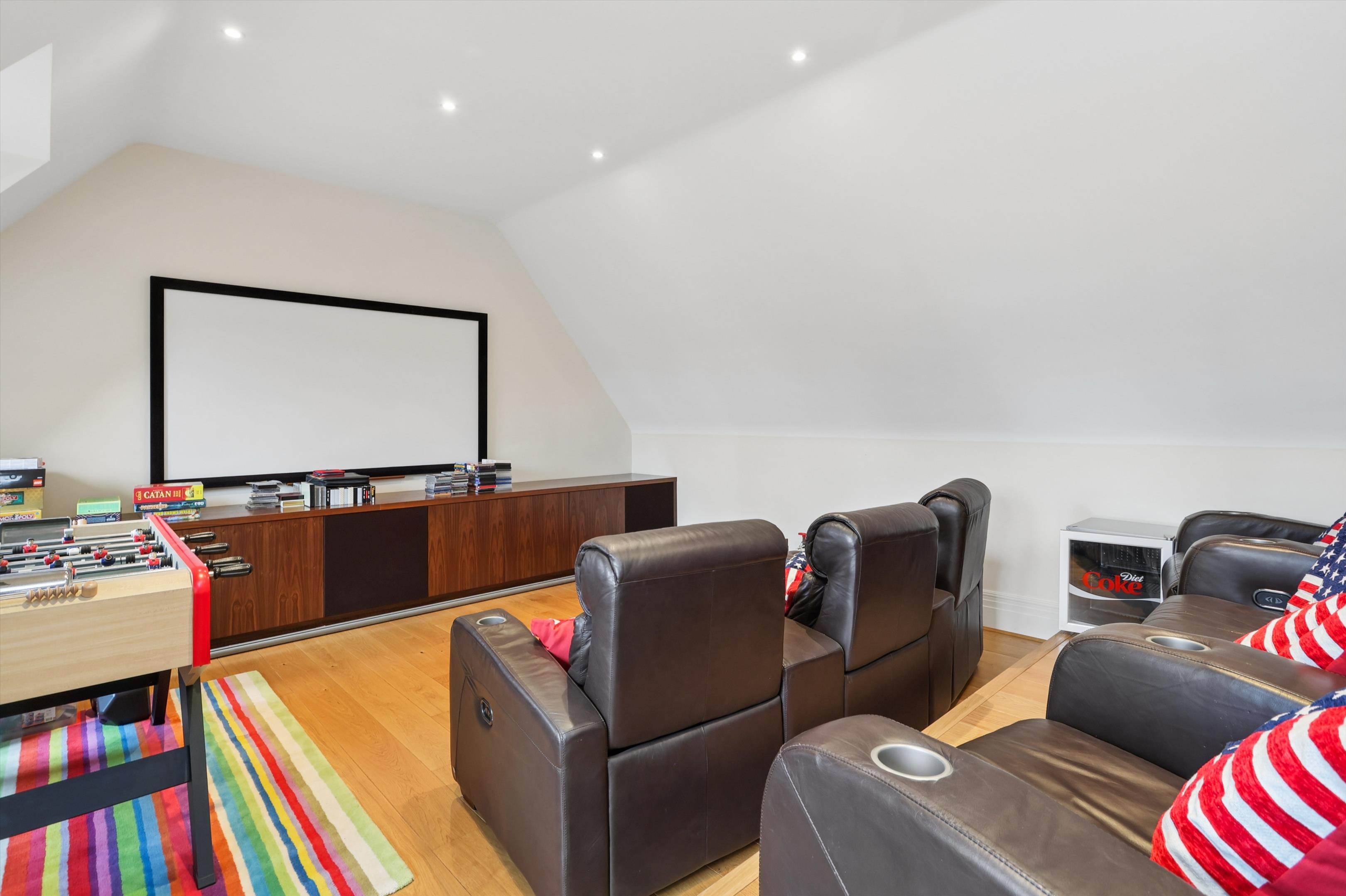 21 Princes Drive, Oxshott, Surrey KT22