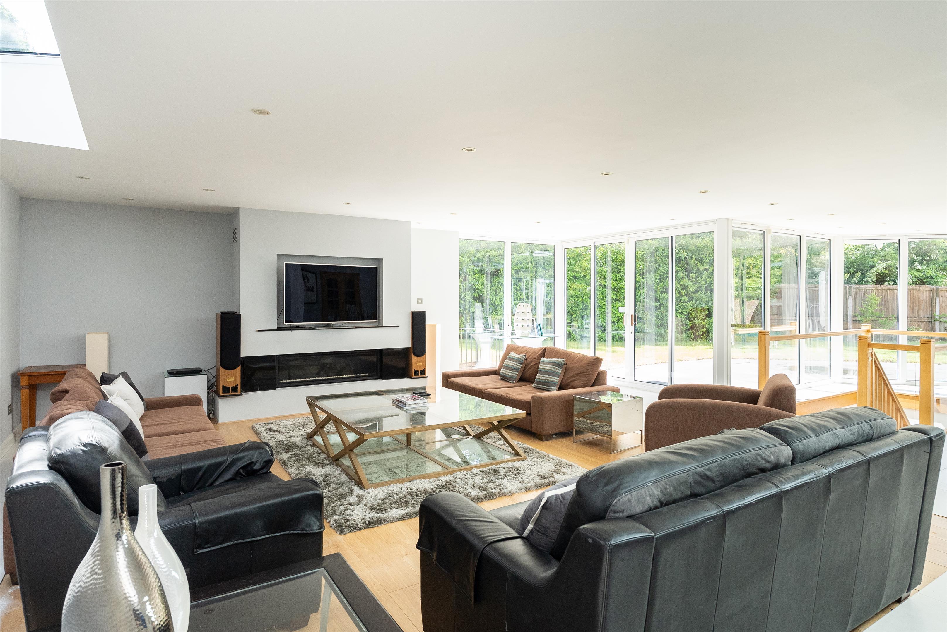 Pine Walk, Cobham, Surrey KT11