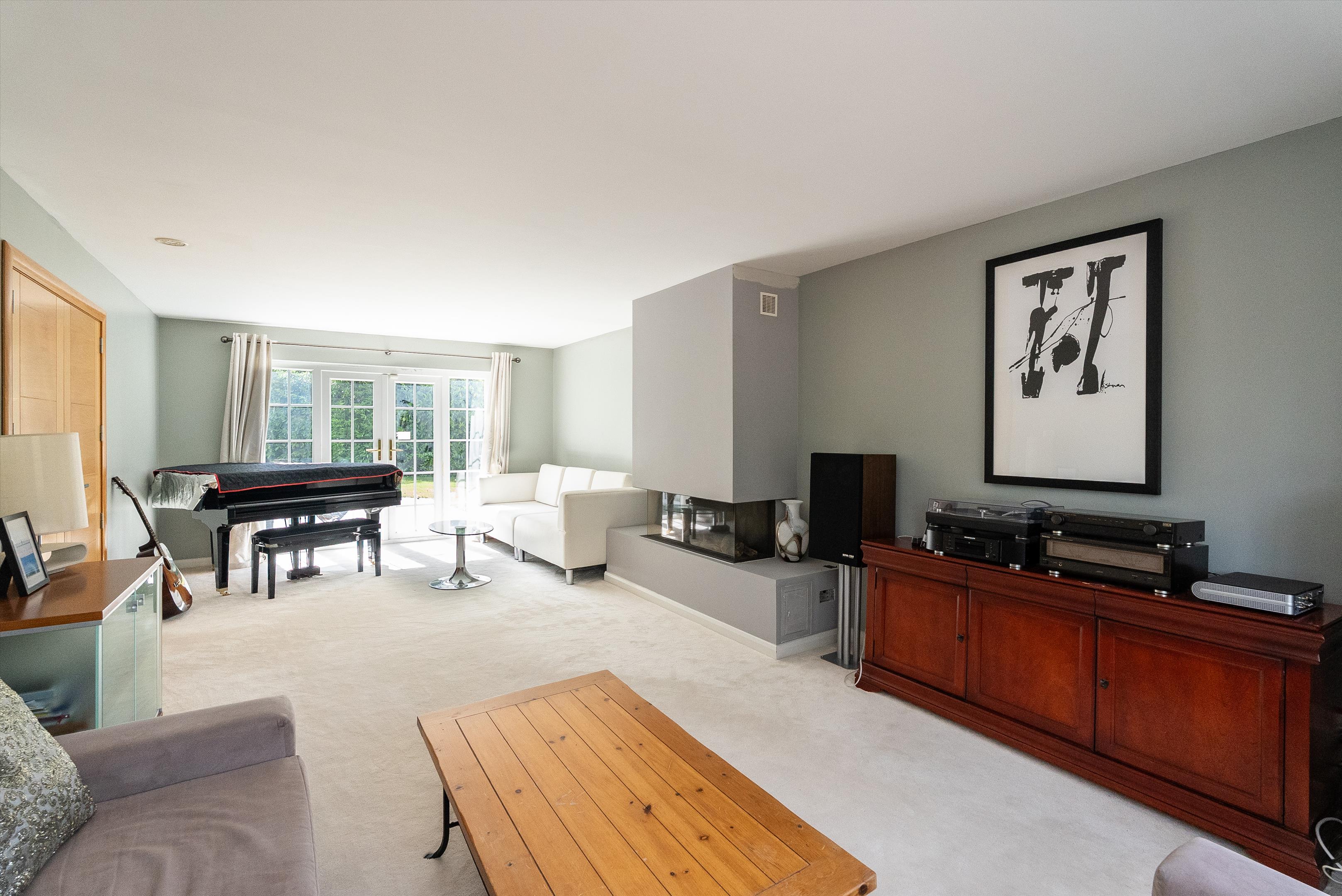 Pine Walk, Cobham, Surrey KT11