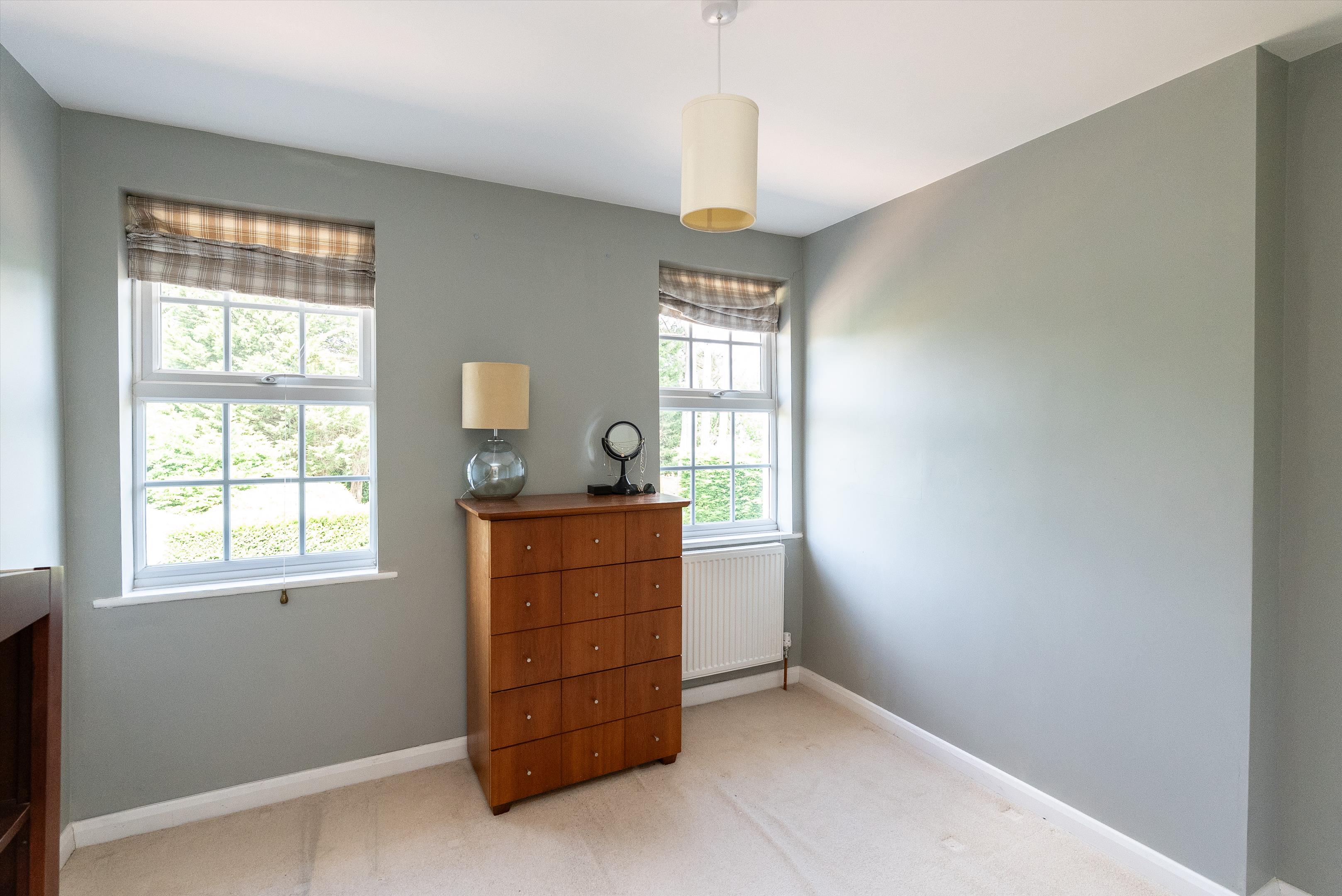 Pine Walk, Cobham, Surrey KT11