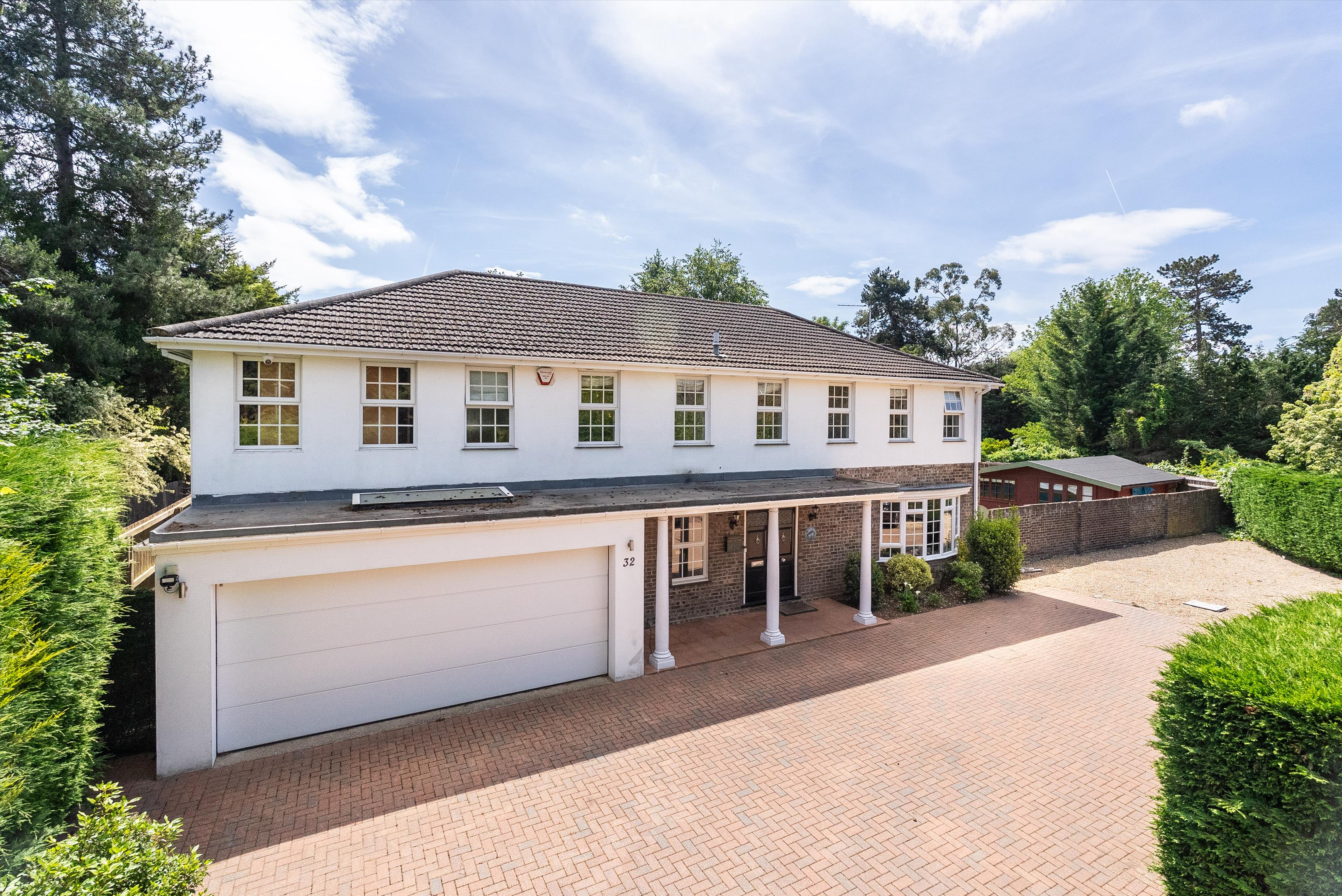 Pine Walk, Cobham, Surrey KT11