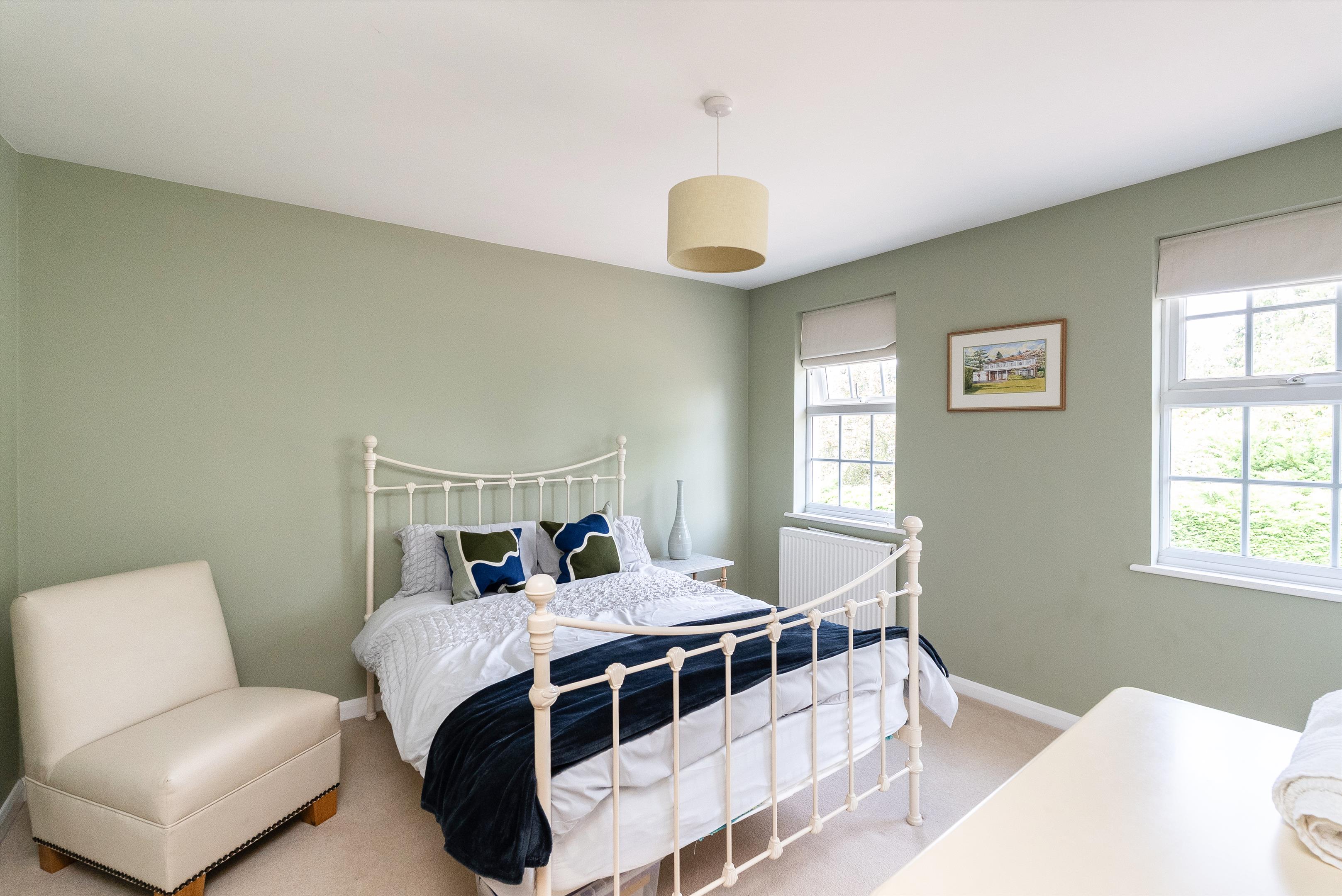 Pine Walk, Cobham, Surrey KT11
