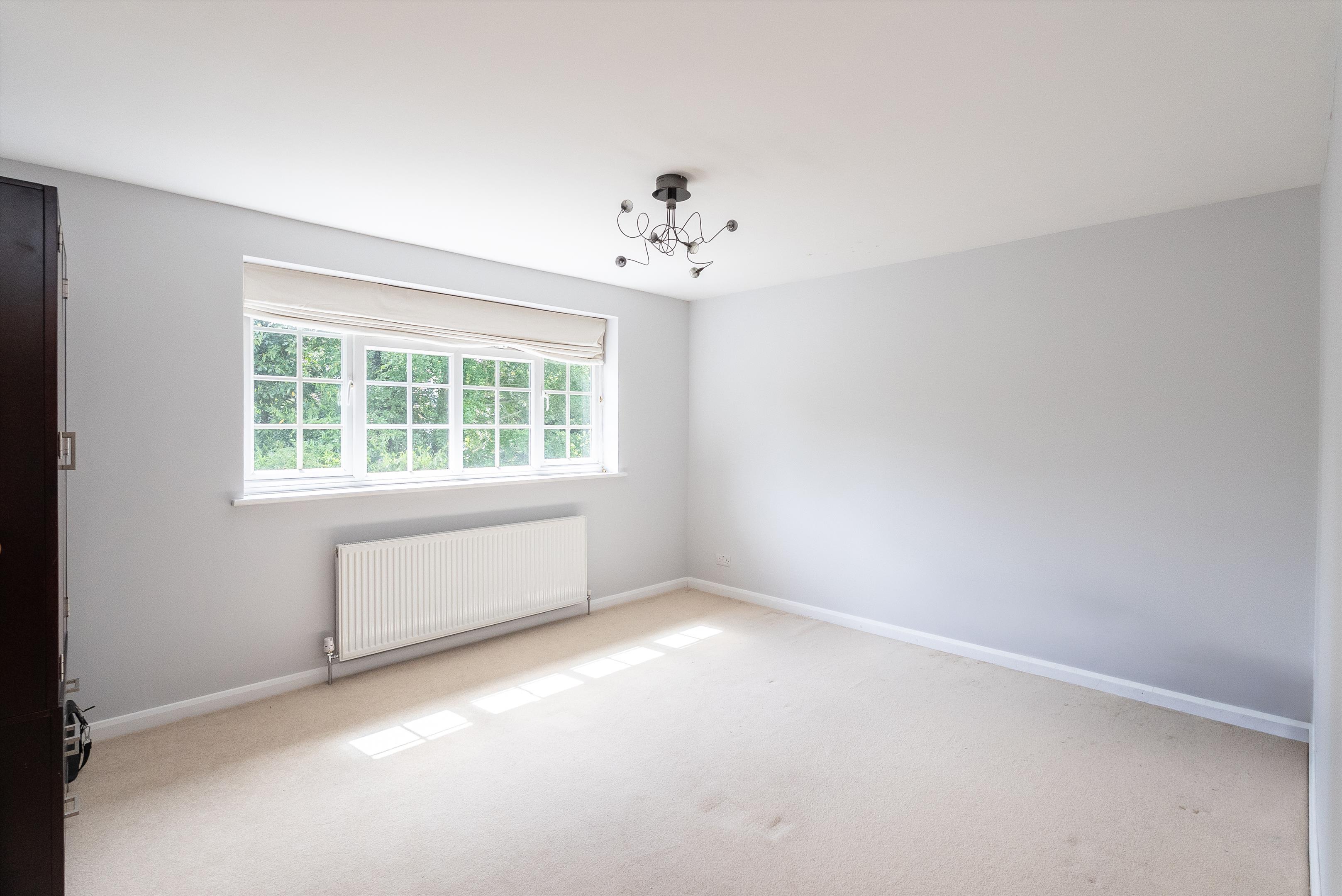 Pine Walk, Cobham, Surrey KT11