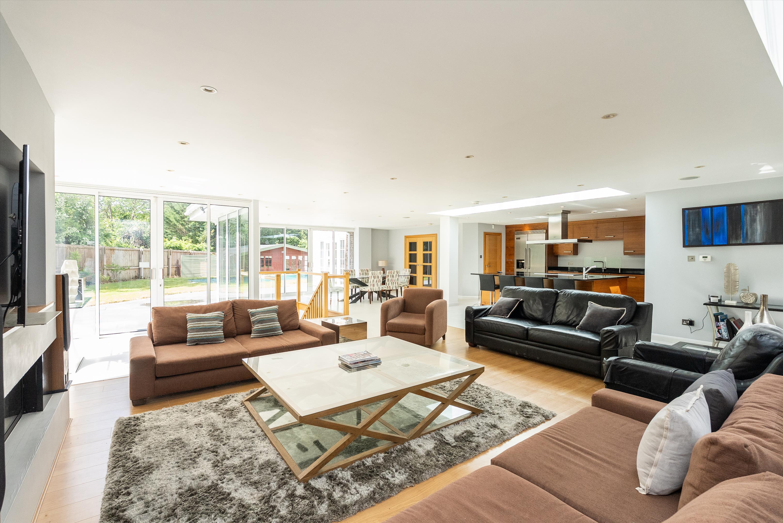 Pine Walk, Cobham, Surrey KT11